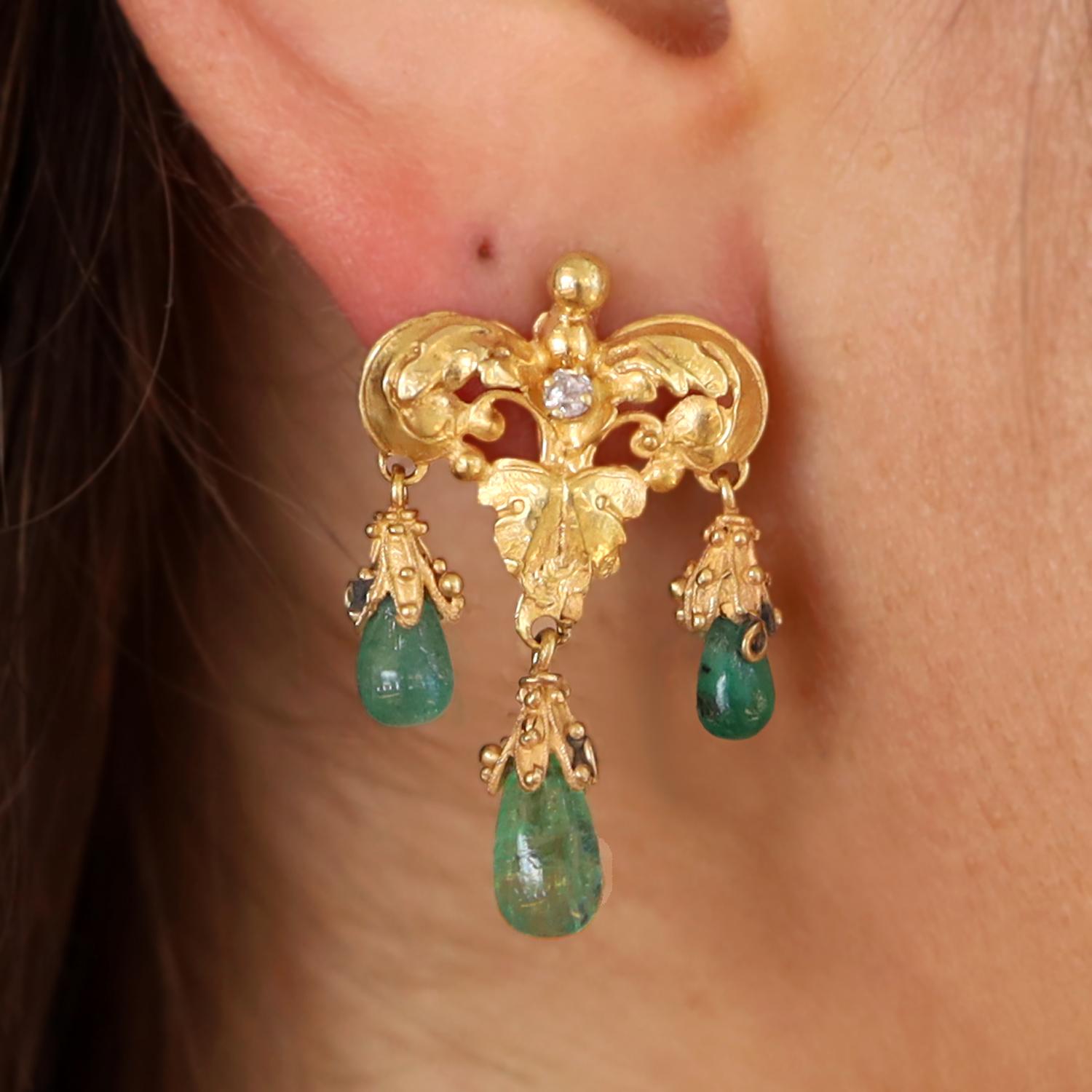 Antique Art Nouveau Emerald & 18k Gold Dangle Earrings In Good Condition For Sale In Santa Barbara, CA