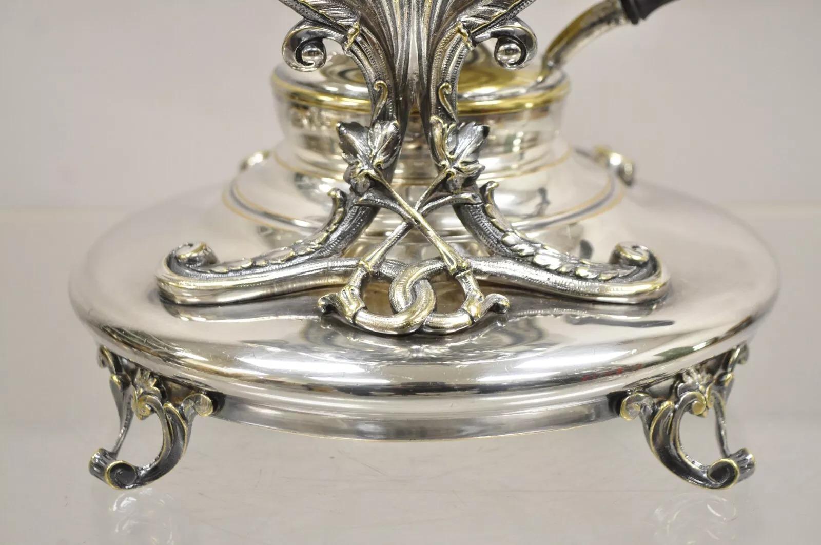 Sconosciuto Antico bollitore da tè inclinabile in argento placcato Art Nouveau inglese su supporto in vendita
