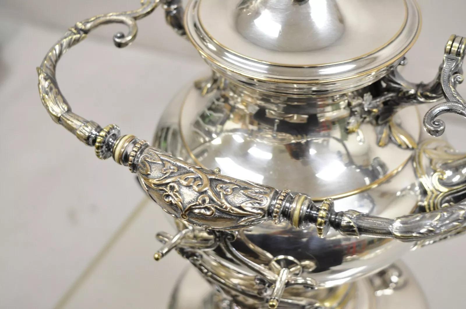 Antico bollitore da tè inclinabile in argento placcato Art Nouveau inglese su supporto in vendita 3