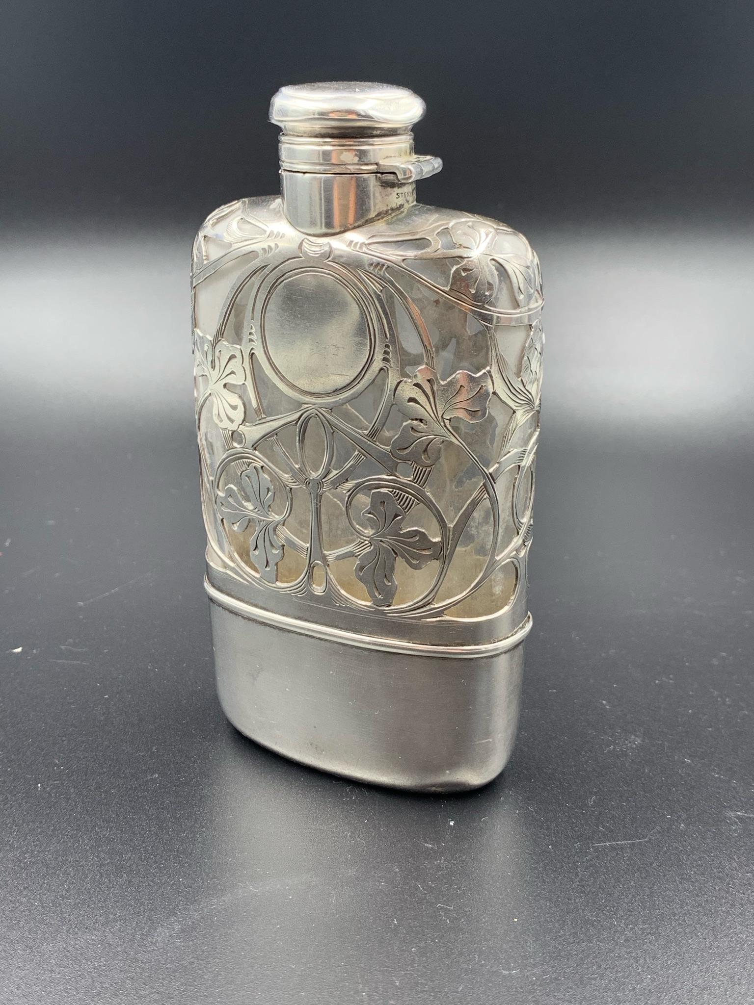 Antike Art Nouveau Floral Gorham Sterling Silber Überlagerungsflasche (Art nouveau) im Angebot
