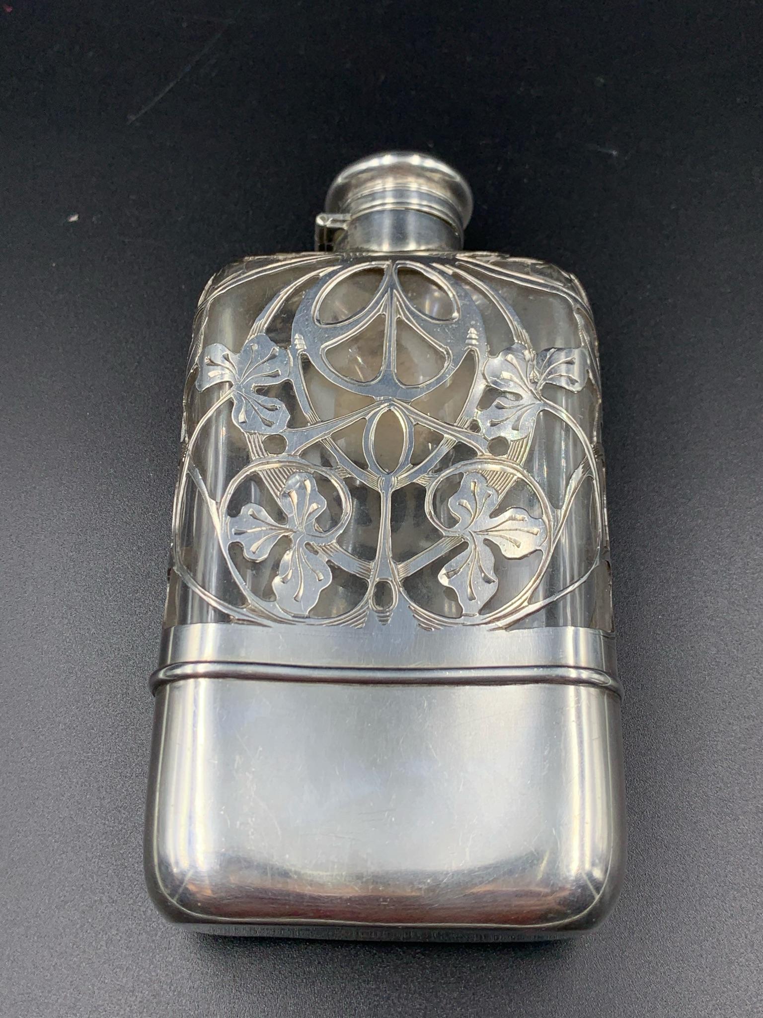 Antike Art Nouveau Floral Gorham Sterling Silber Überlagerungsflasche (20. Jahrhundert) im Angebot