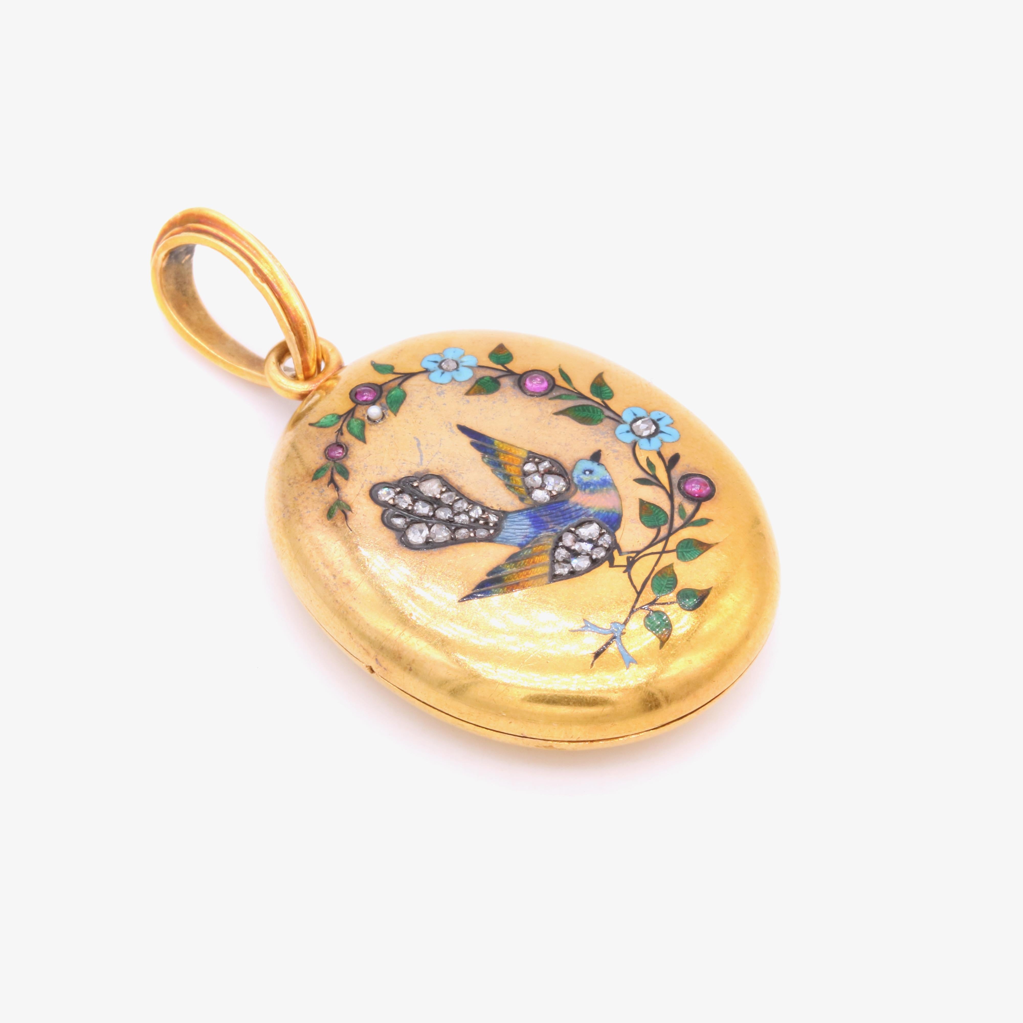 Antikes französisches Jugendstil-Vogel-Medaillon aus 18 Karat Gelbgold mit Diamanten, Rubin und Emaille (Rundschliff) im Angebot