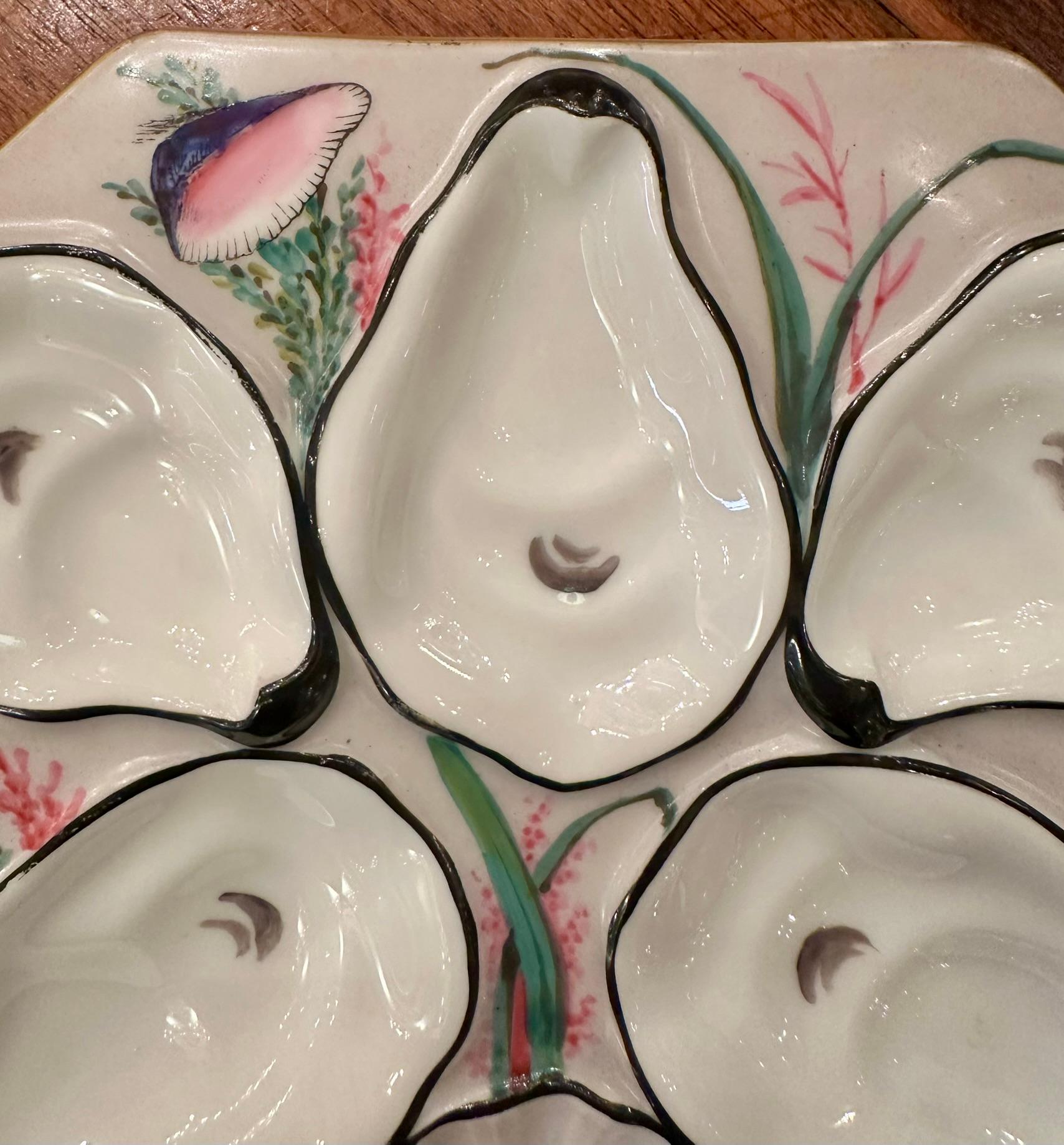 Antique Art Nouveau French Limoges Mauve Painted Porcelain Oyster Plate Ca. 1900 (Französisch) im Angebot