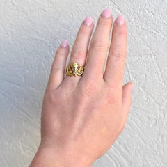 Antiker Jugendstil-Ring mit Wasserspeier aus 18 Karat Gold – Rubinaugen und Diamantmund – CIRCA