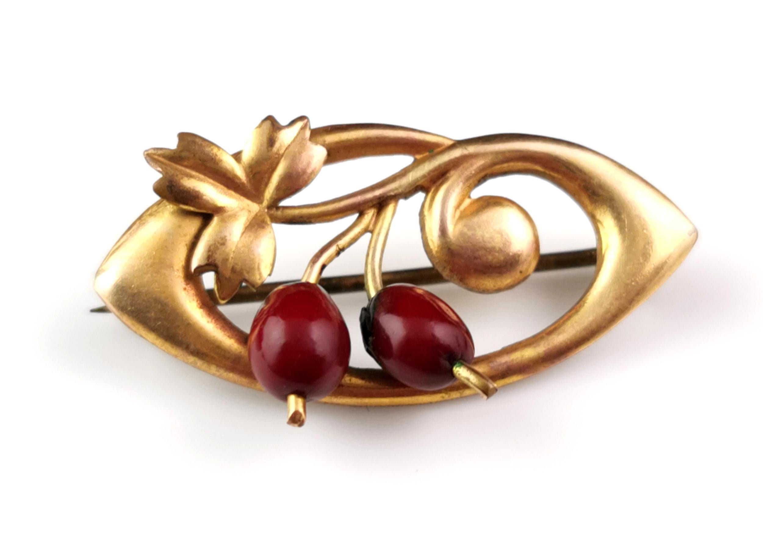 Antique Art Nouveau gilt Berry brooch  For Sale 1