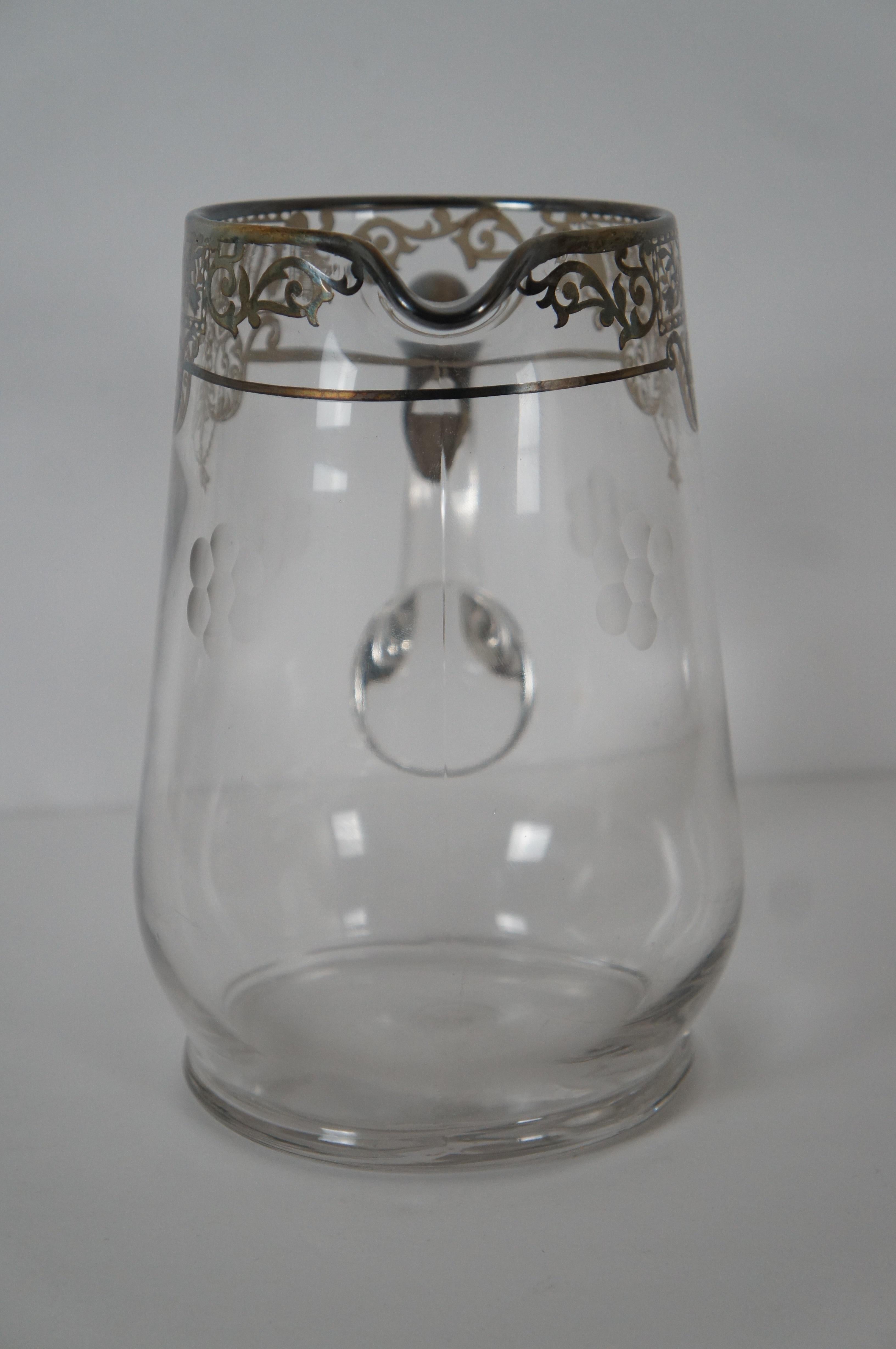 Antigua jarra de agua Art Nouveau de cristal con incrustaciones florales de plata de ley 8 pulgadas en Bueno estado para la venta en Dayton, OH