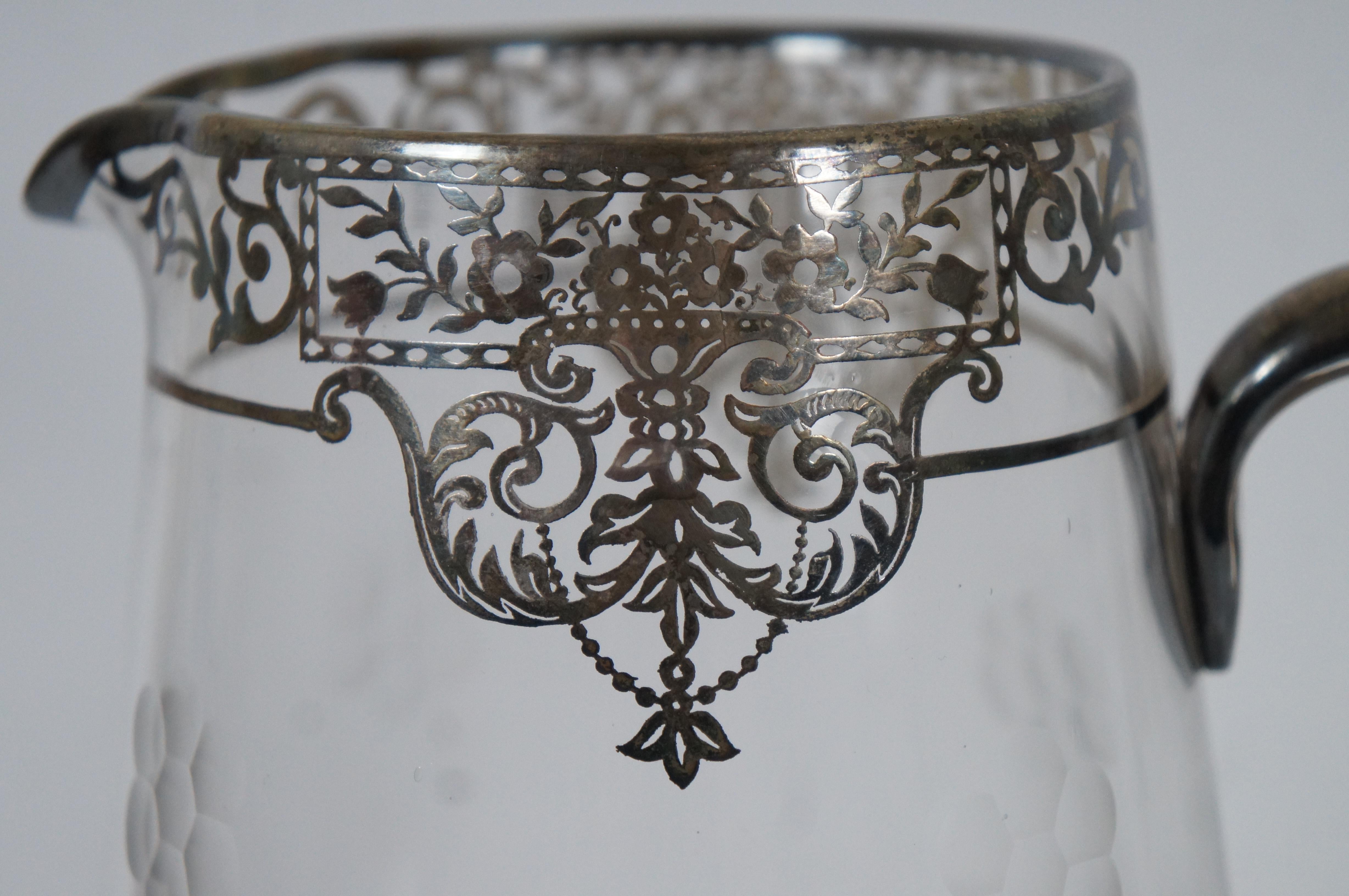 Antigua jarra de agua Art Nouveau de cristal con incrustaciones florales de plata de ley 8 pulgadas siglo XX en venta