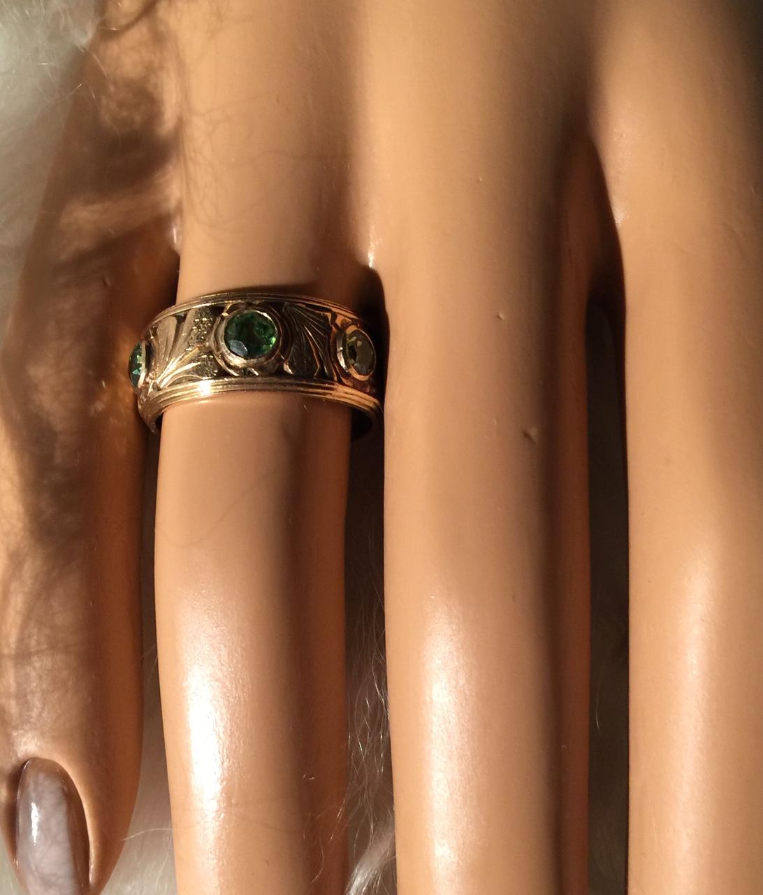 Women's or Men's Antique Art Nouveau Gold and Demantoid Ring with Ginko Leaves