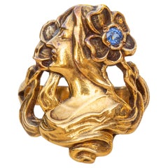 Antiker Jugendstil-Ring aus Gold mit figürlichem Saphir und Frau im Jugendstil