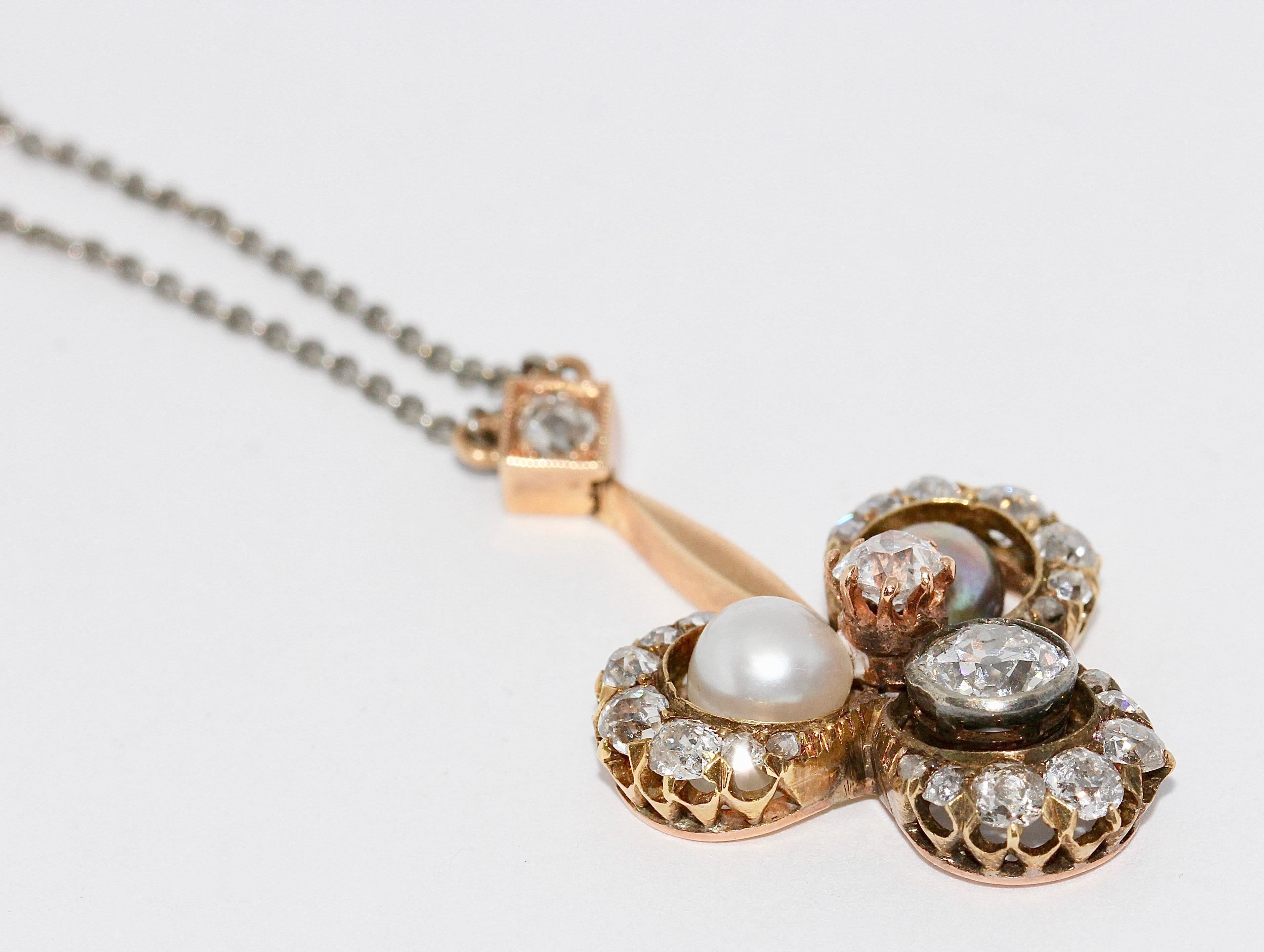 Women's Antique Art Nouveau Gold Necklace, Pendant, with Diamonds and Natural Pearls For Sale