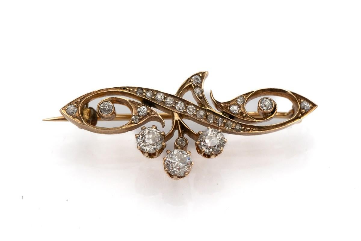 Antique Art Nouveau golden brooch with 0.85ct diamonds, Germany, circa 1900s. In Good Condition For Sale In Chorzów, PL