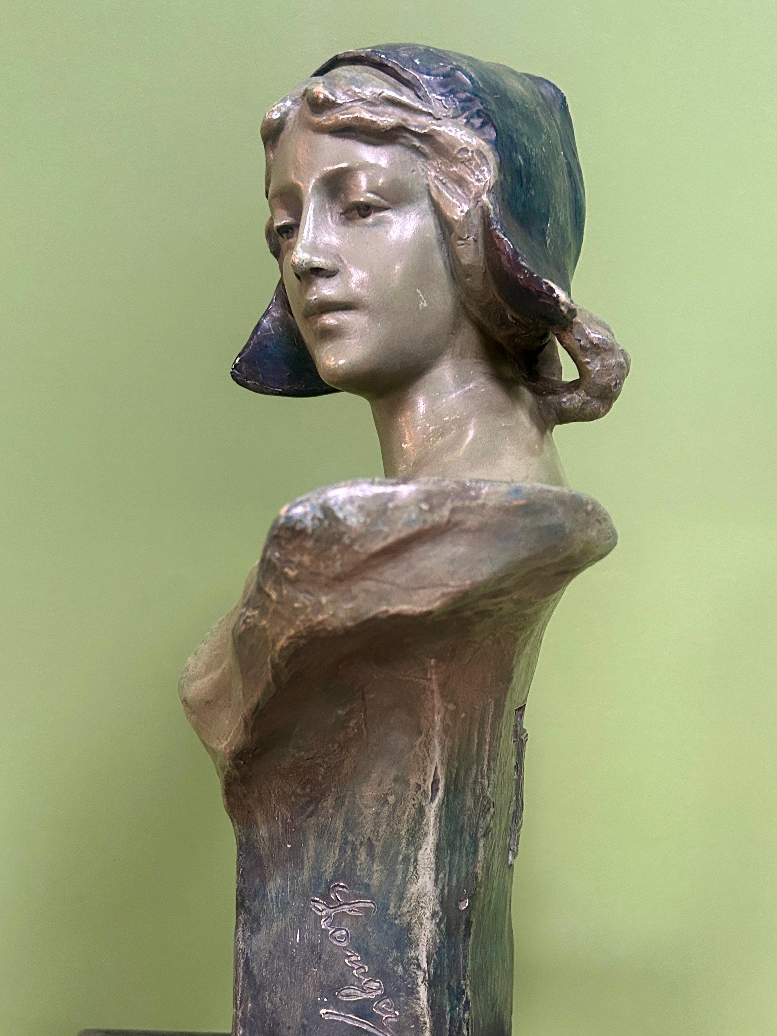 Antique Art Nouveau Goldscheider Terracotta Sculpture Buste d'une jeune fille hollandaise en vente 6