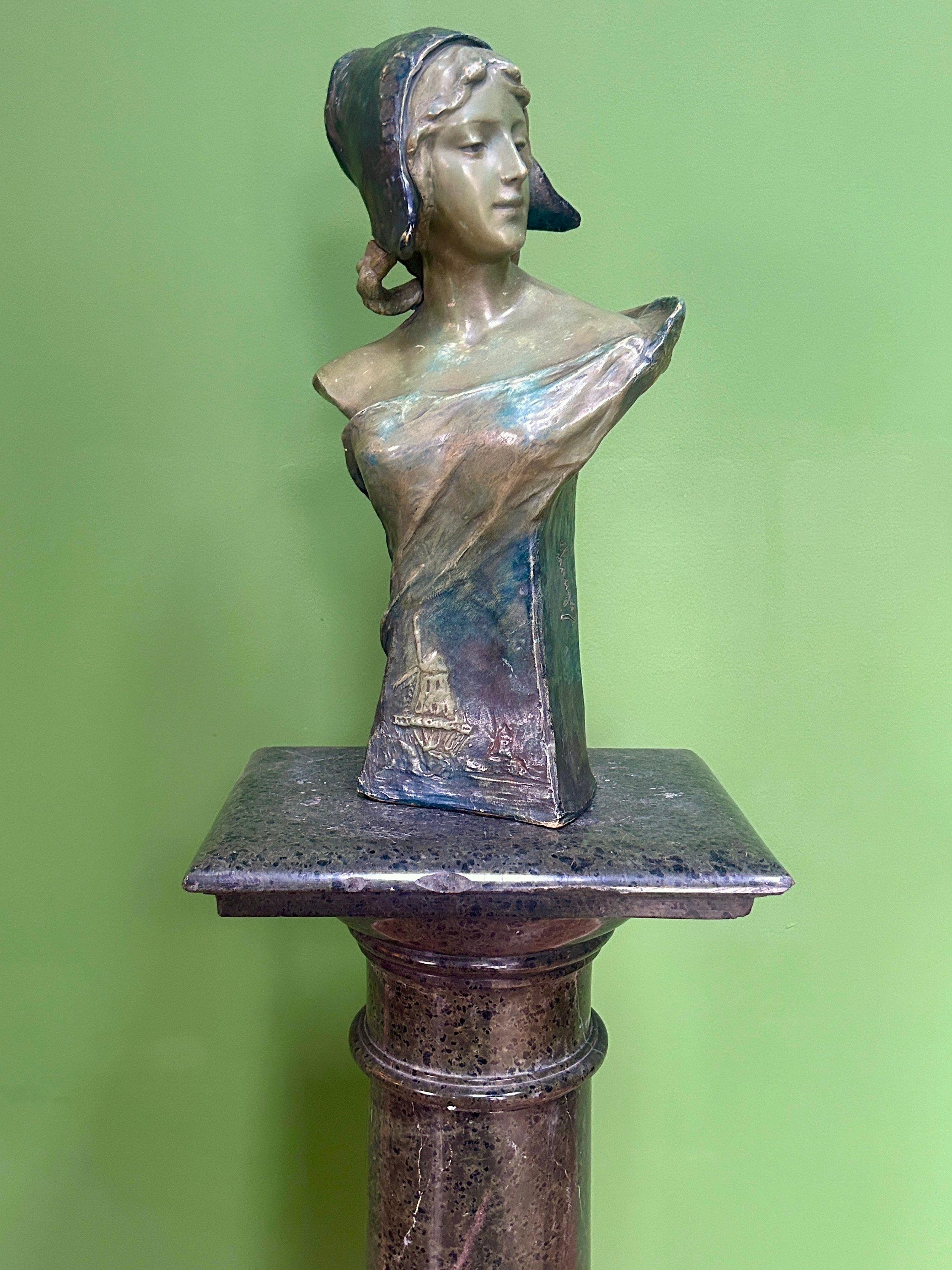 Antique Art Nouveau Goldscheider Terracotta Sculpture Buste d'une jeune fille hollandaise en vente 8