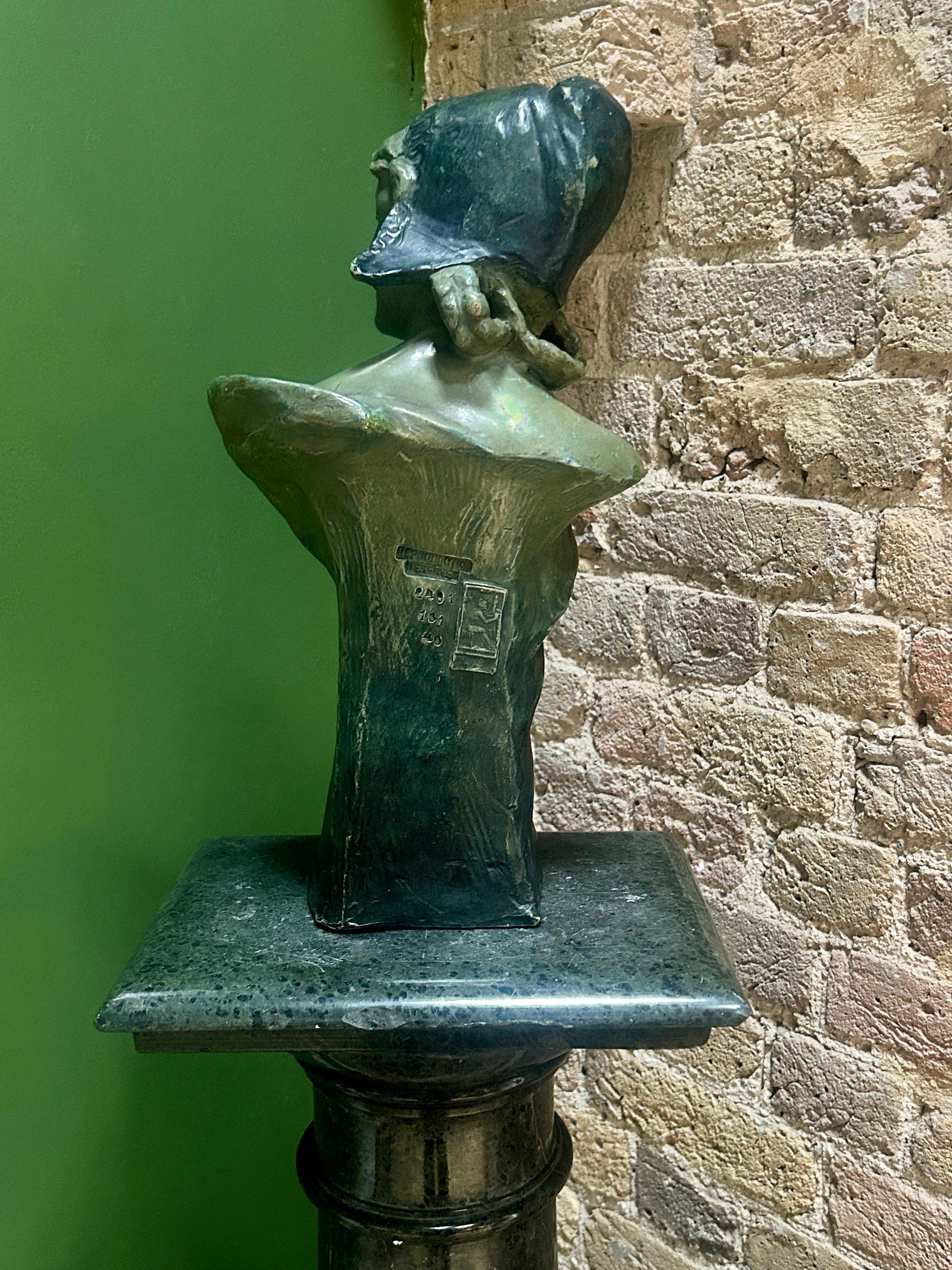 Antique Art Nouveau Goldscheider Terracotta Sculpture Buste d'une jeune fille hollandaise Excellent état - En vente à London, GB