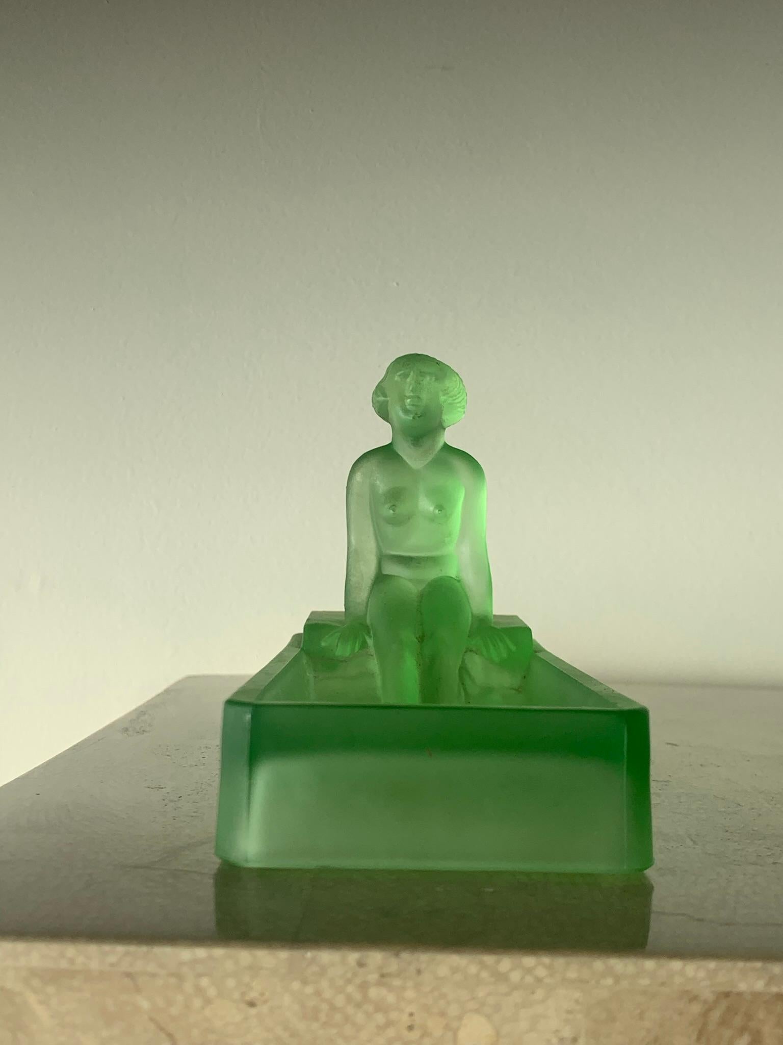 Art Deco Green Frosted Depression Glass Vide-Poche with Nude Lady, 1981 5