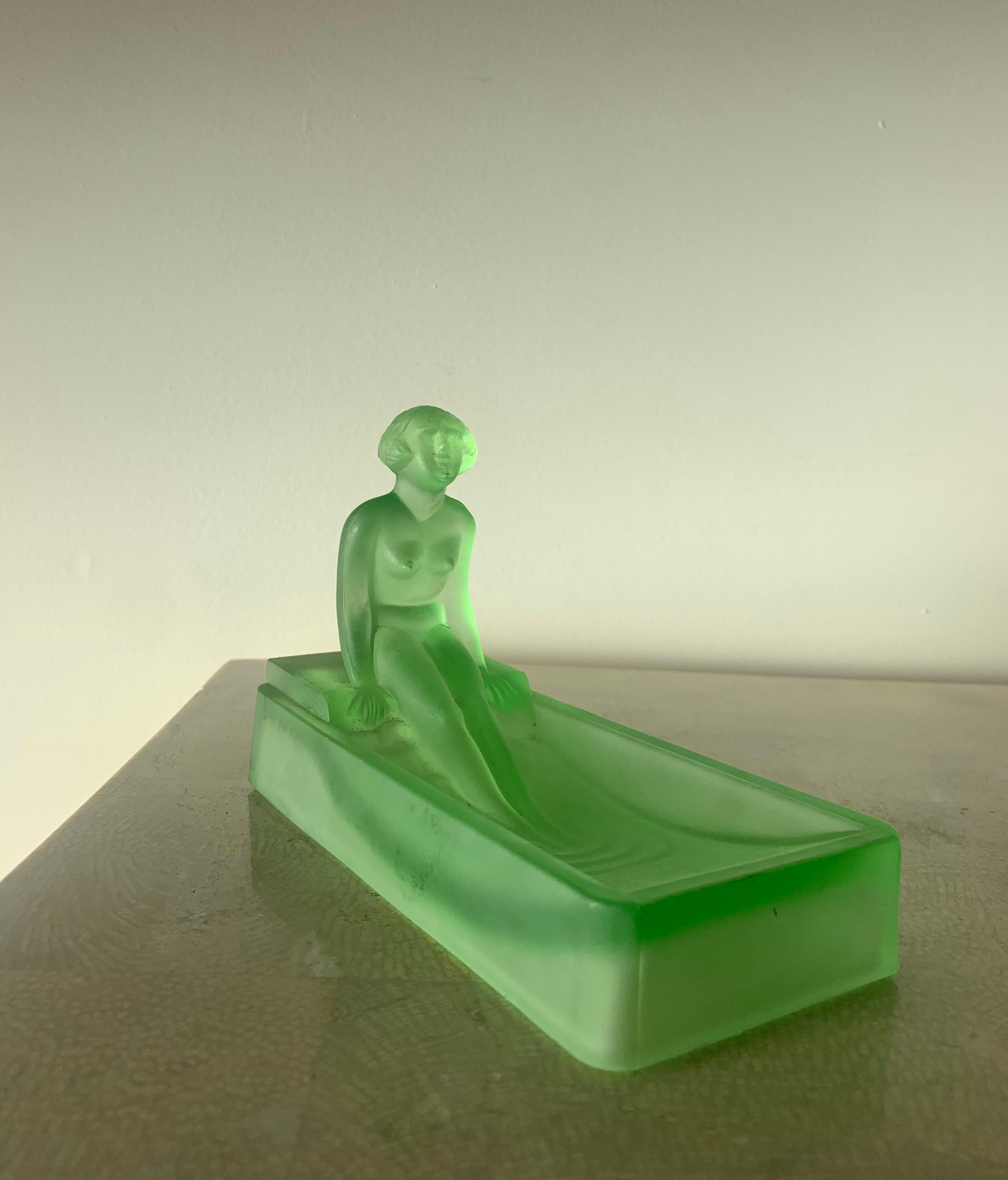  Art Deco Green Frosted Depression Glass Vide-Poche with Nude Lady, 1981 8