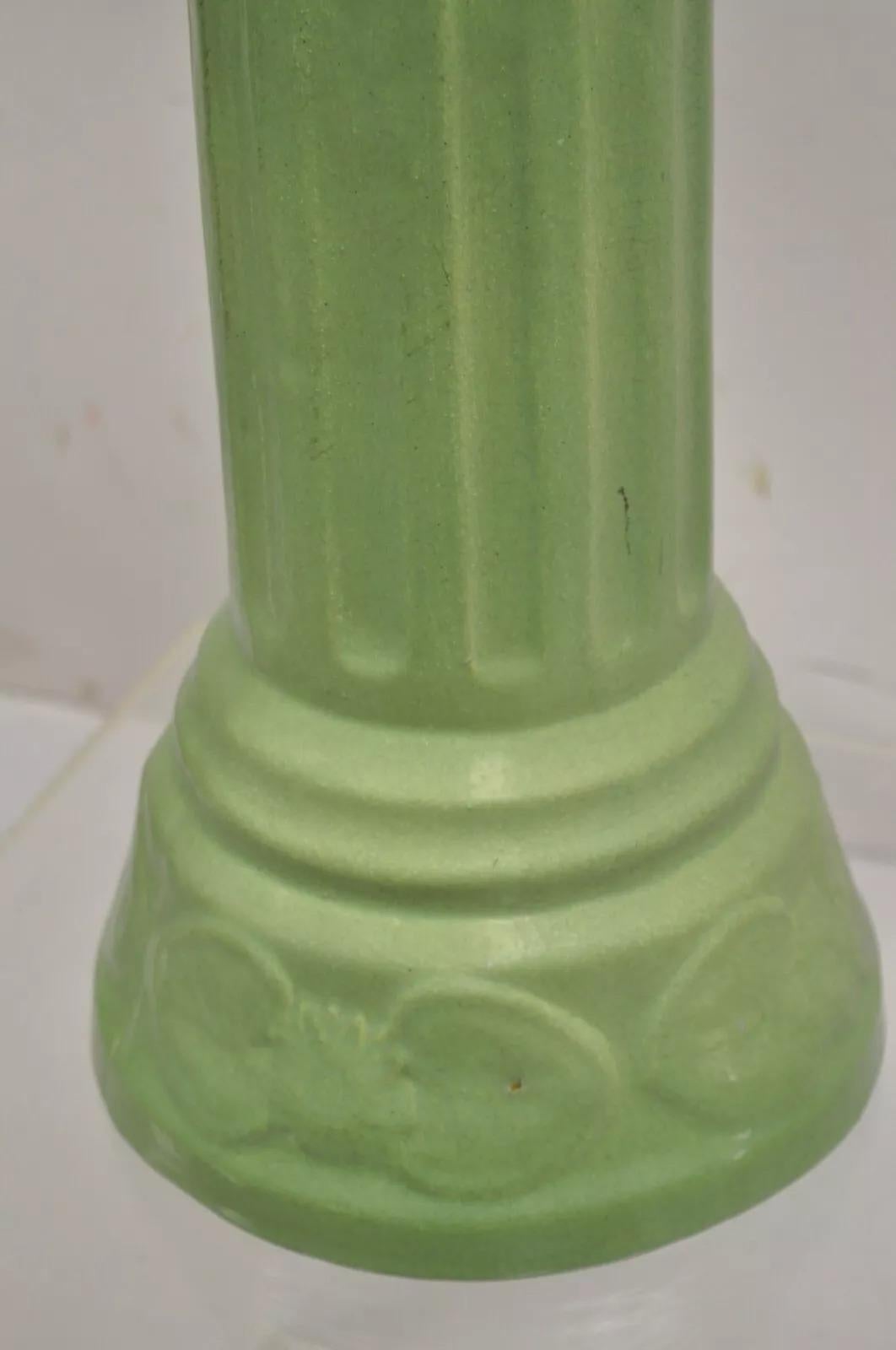 Art nouveau Ancienne colonne en céramique vitrifiée Greene & Greene Green Planter Pedestal Base en vente