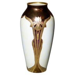 Grand vase ancien en porcelaine de Limoges Art Nouveau dcor  la main et dor, vers 1910