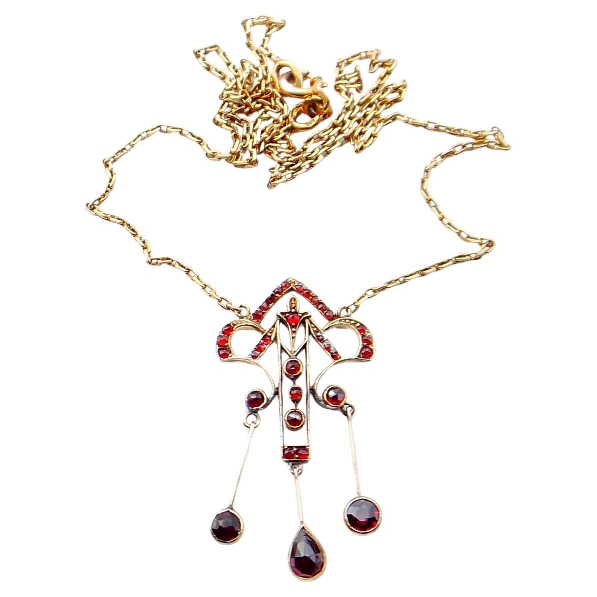 Antique Art Nouveau  Garnet Pendant solid 56/ 14K Gold / 8.5gr