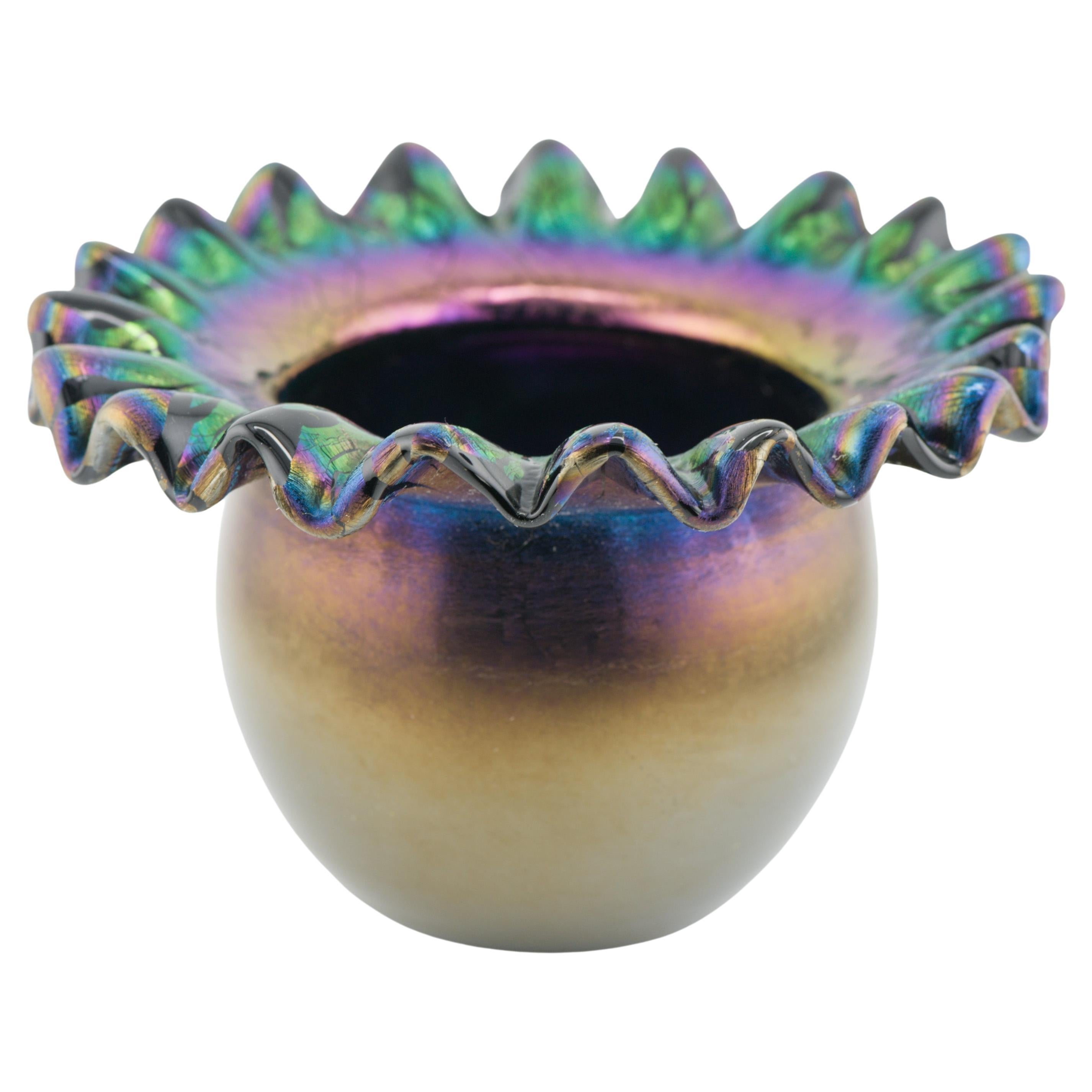 Vaso antico Art Nouveau Jugendstil Freiherr von Poschinger Design/One Iridicend in vendita