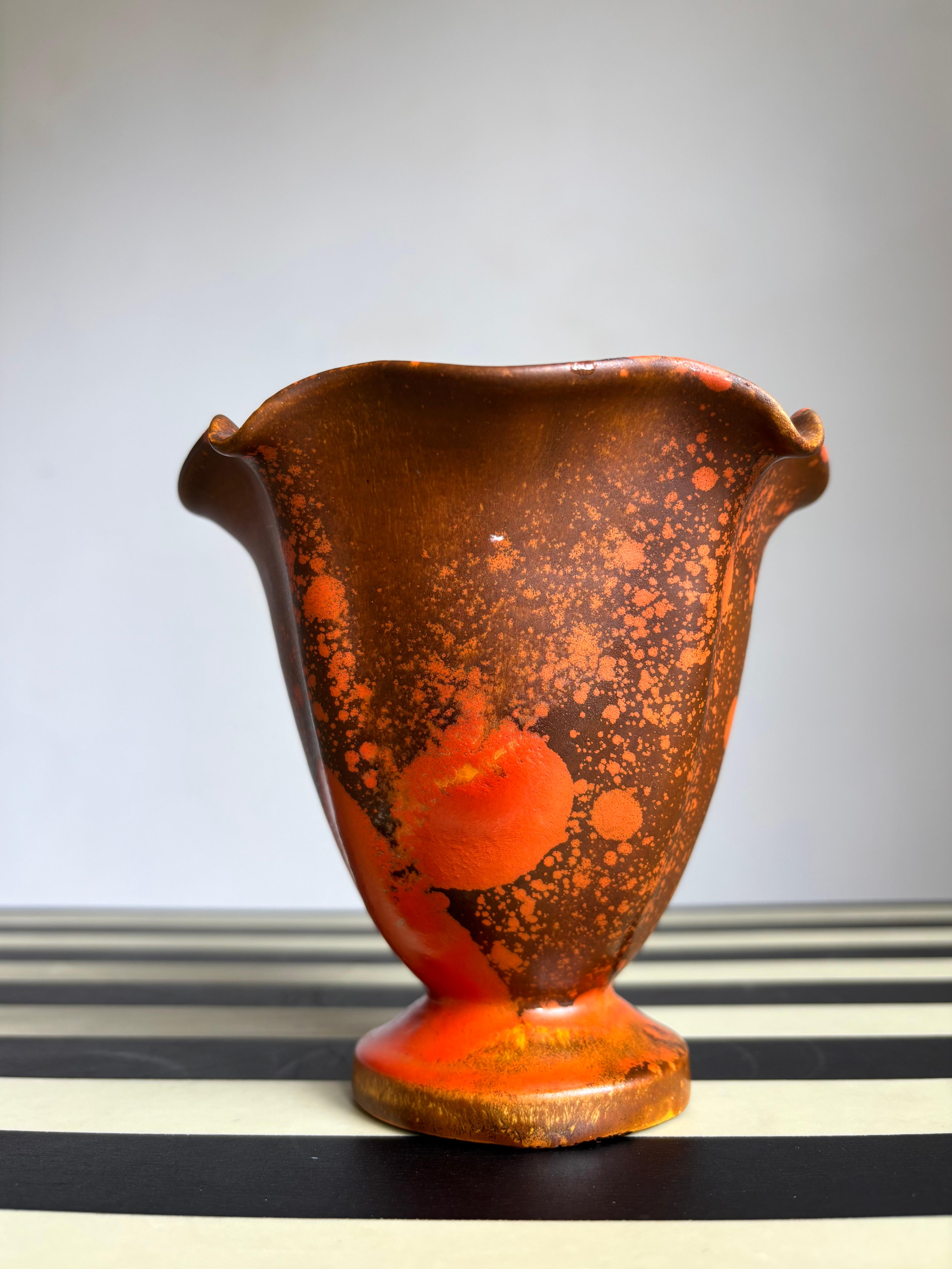 XX secolo Antico vaso Art Nouveau Kähler con smalto arancione, anni '30 in vendita
