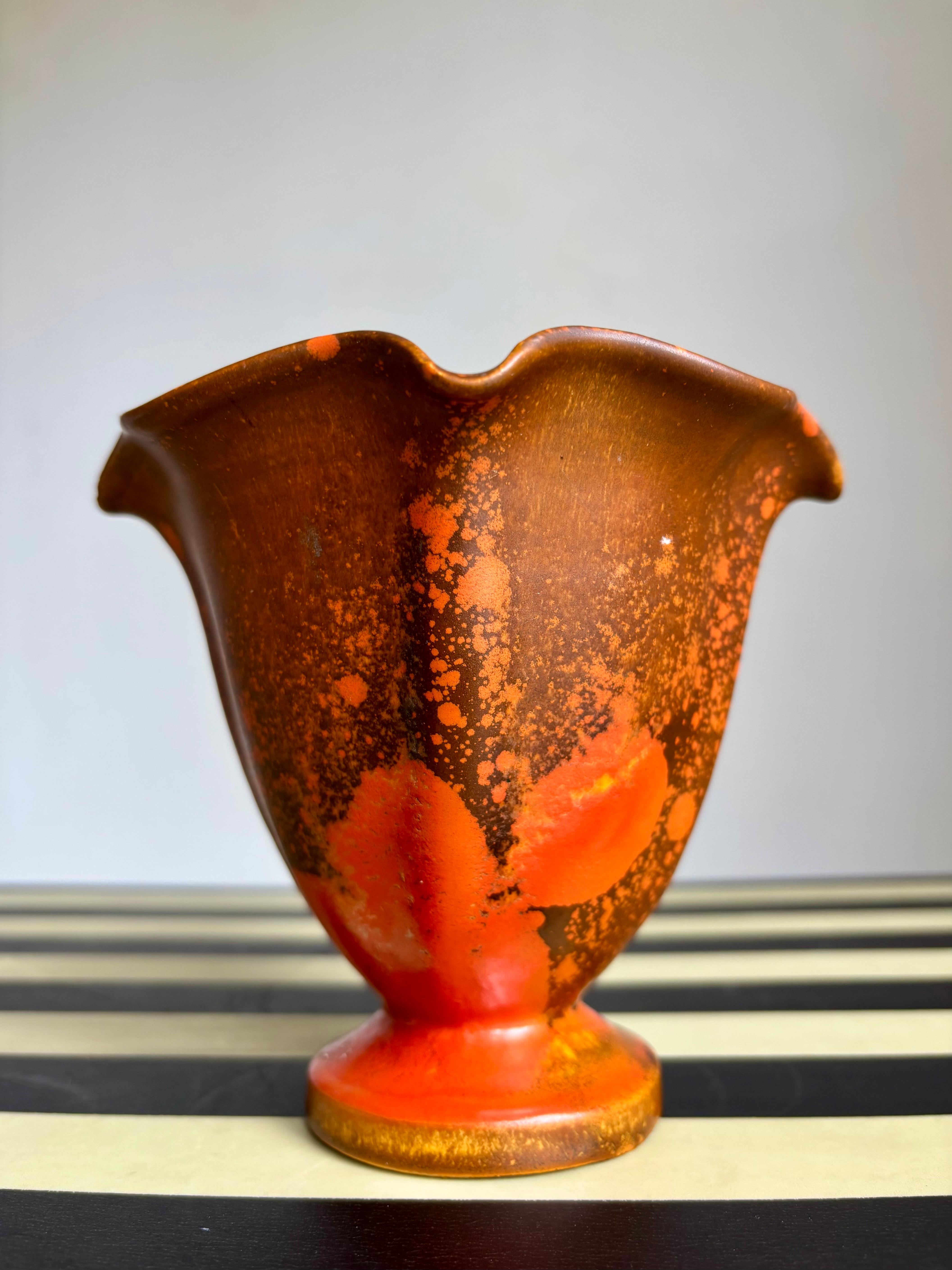 Ceramica Antico vaso Art Nouveau Kähler con smalto arancione, anni '30 in vendita