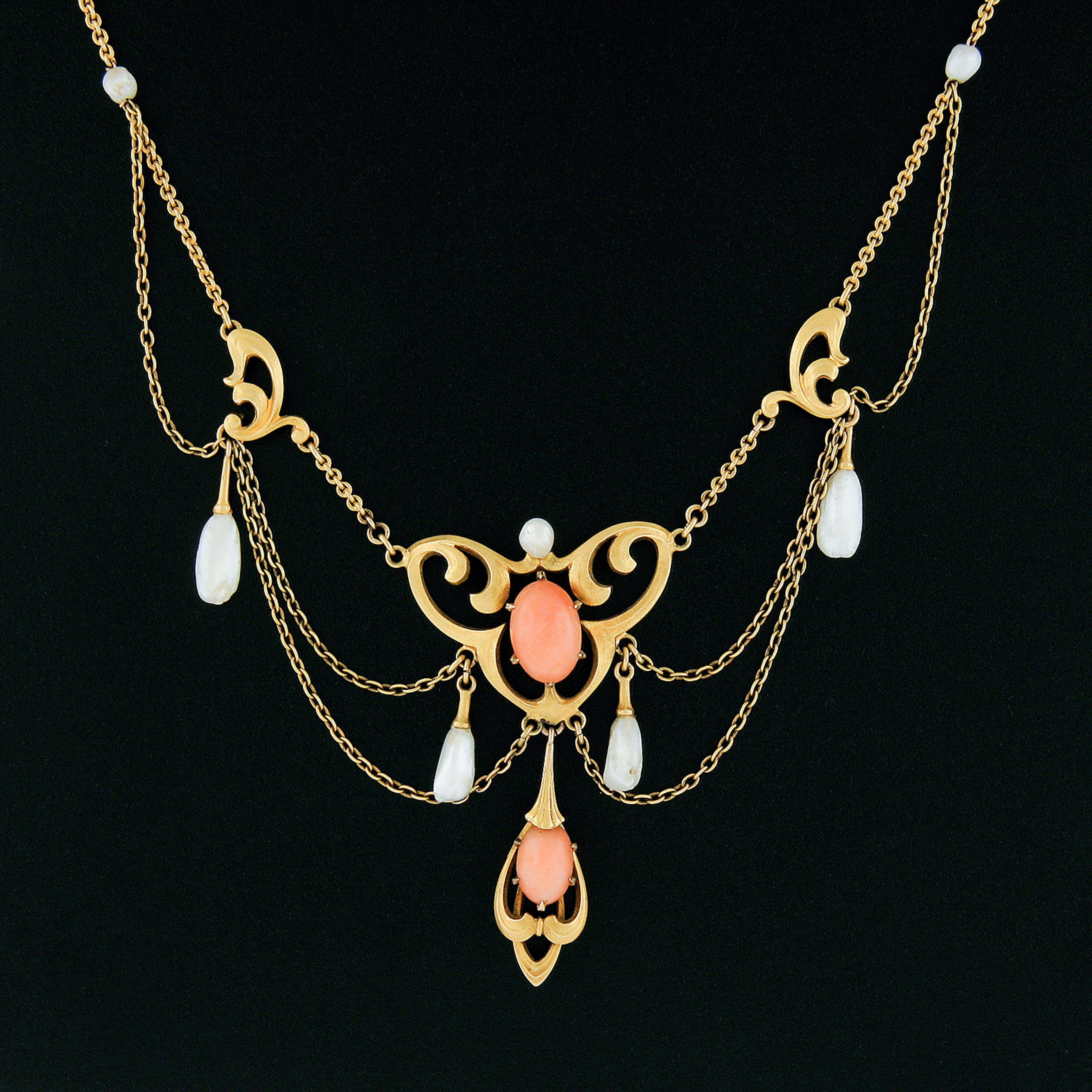Collier crémaillère Art nouveau ancien en or 14 carats, corail et perles d'eau douce Pour femmes en vente