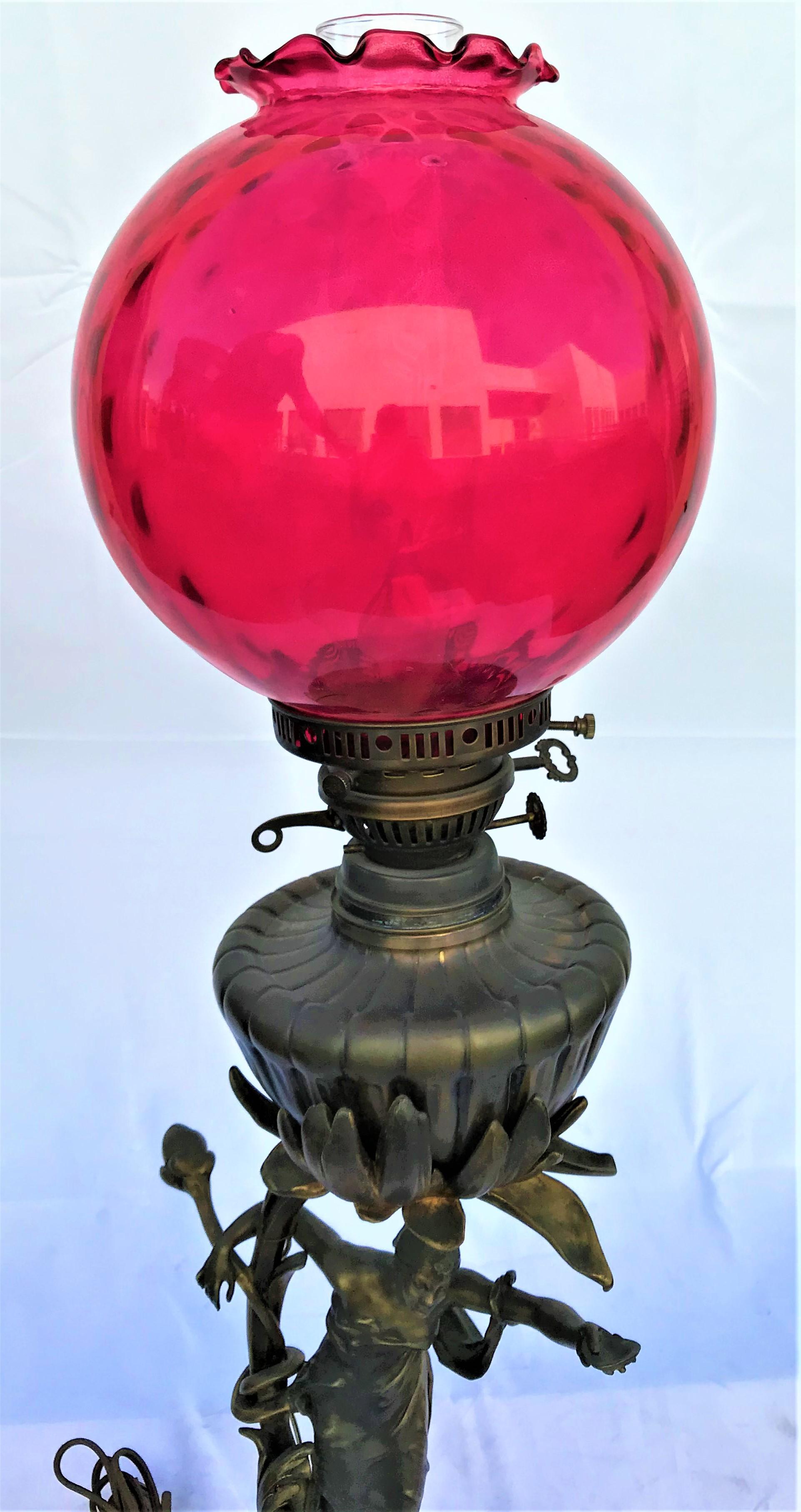 Lampe de dame ancienne Art nouveau en bronze Bon état - En vente à Los Angeles, CA