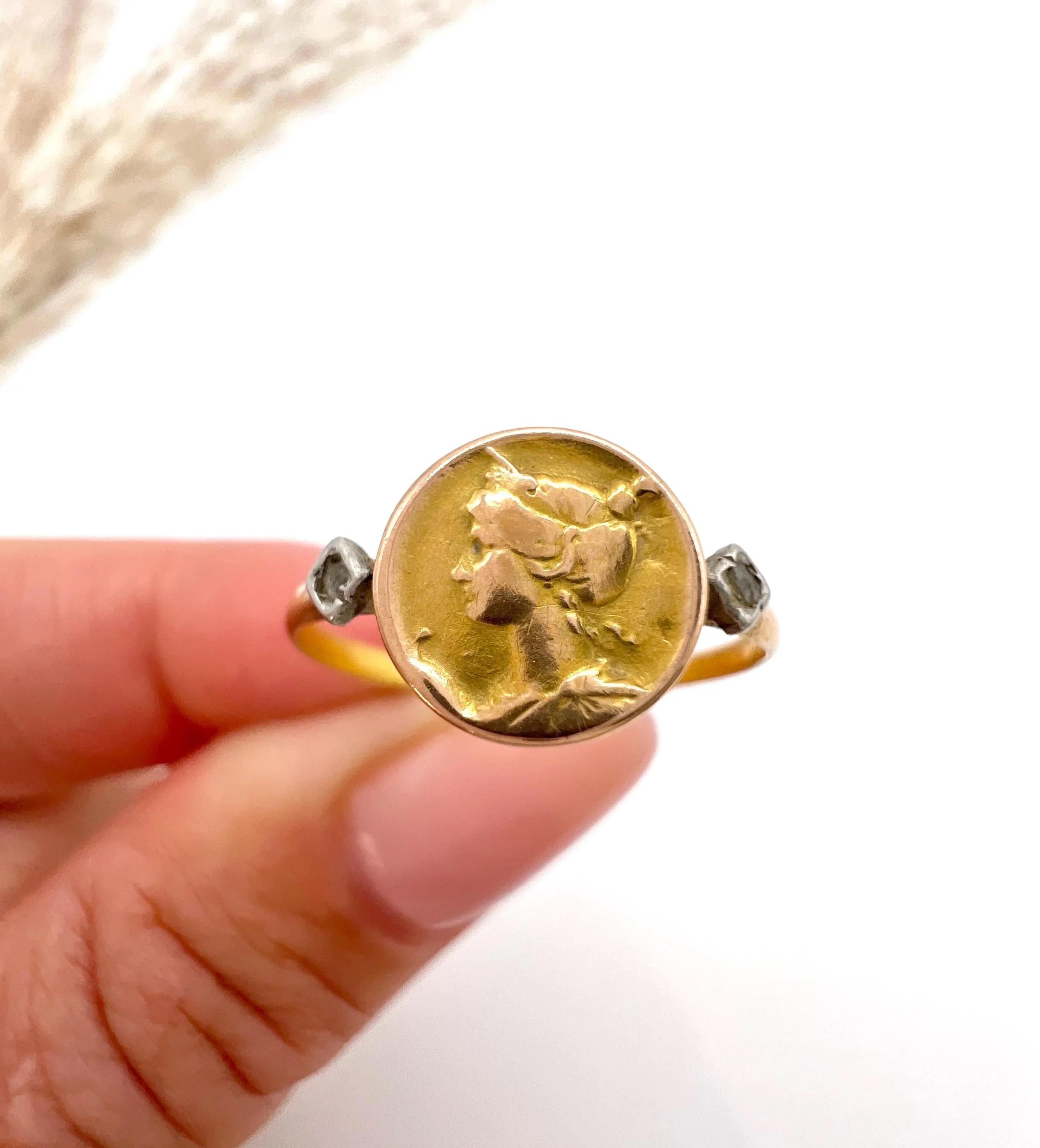 Anello con ritratto di donna in stile Art Nouveau: oro 18ct e diamanti con marchio francese in vendita 6