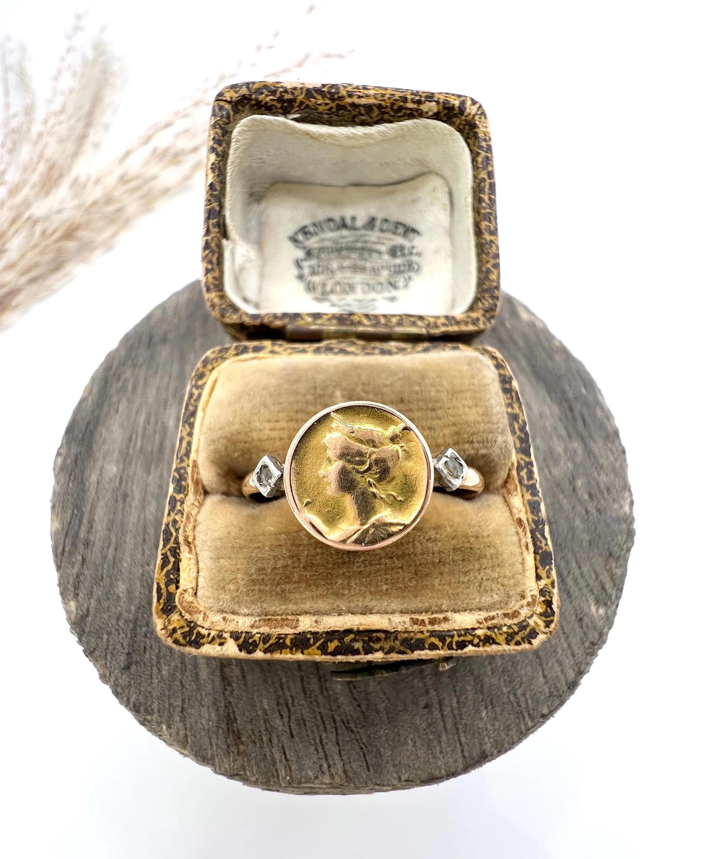 da uomo o donna Anello con ritratto di donna in stile Art Nouveau: oro 18ct e diamanti con marchio francese in vendita