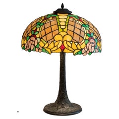 Lampe de bureau d'antiquités Art Nouveau en verre plombé par la mosaïque de Chicago, vers 1910