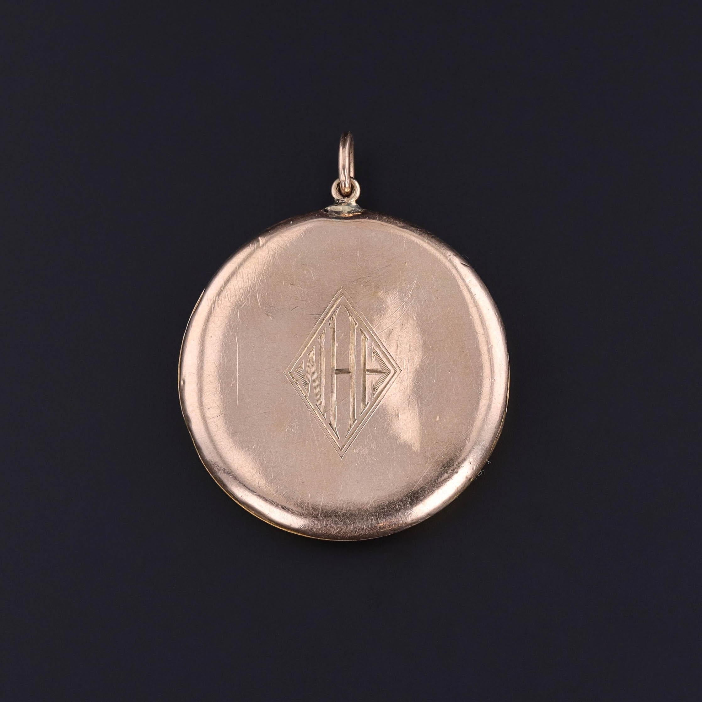 Antique Art Nouveau Lion Locket of 10k Gold In Fair Condition For Sale In Lewisburg, PA