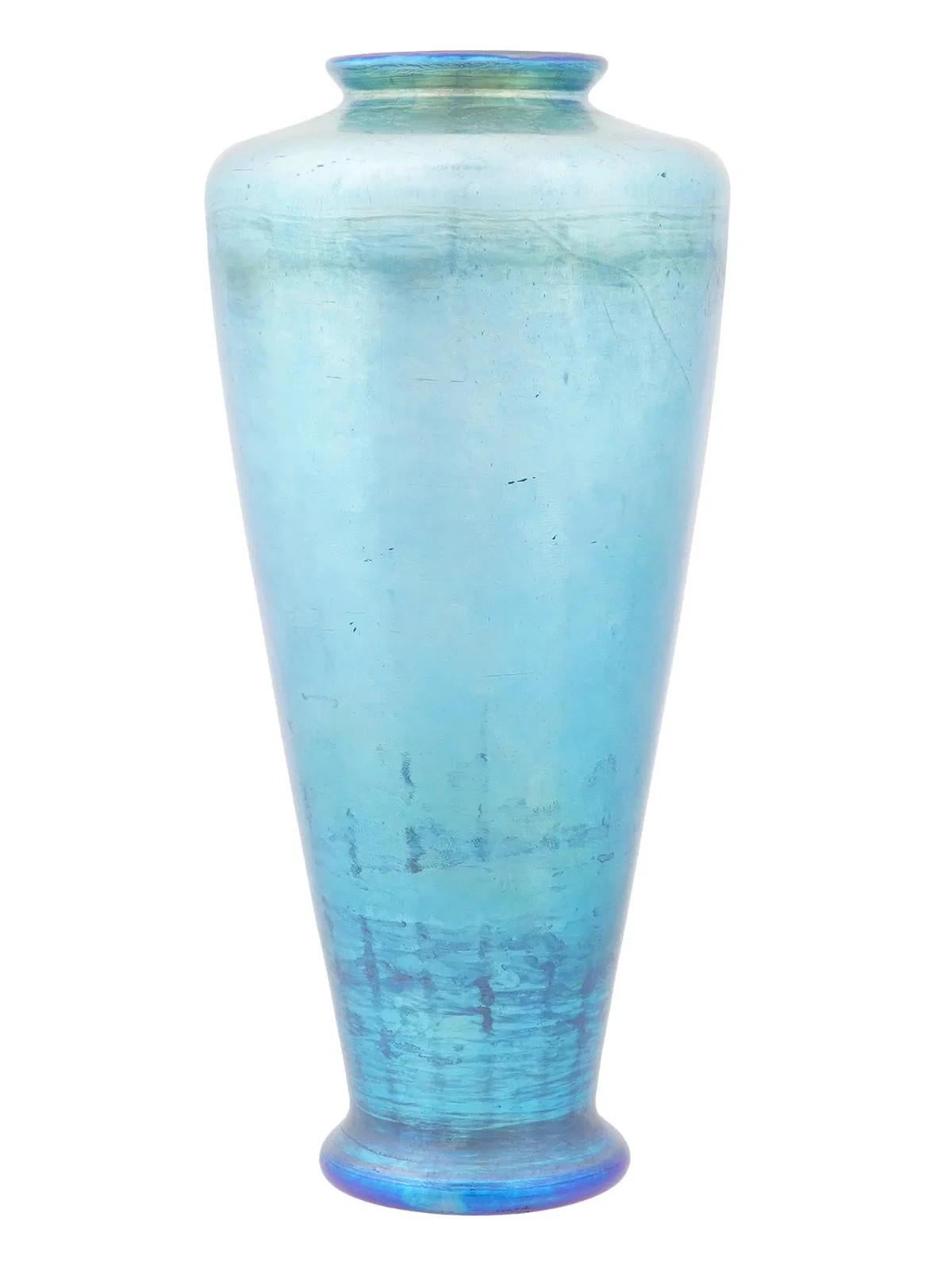 Americano Antico vaso in vetro Favrile di Louis Comfort Tiffany in stile Liberty in vendita