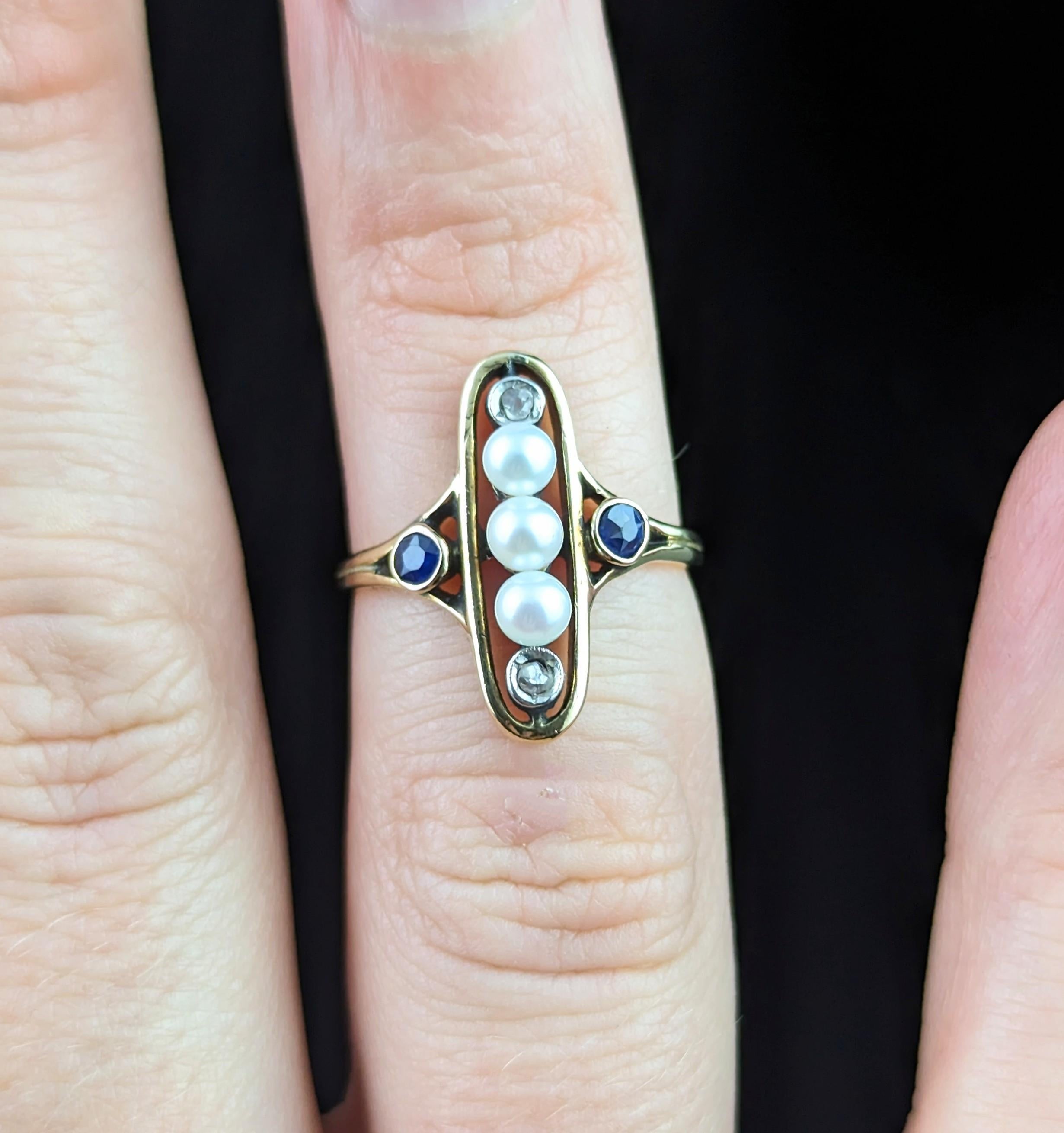 Antique Art Nouveau lozenge ring, Sapphire, Diamond and pearl, 18k gold For Sale 4