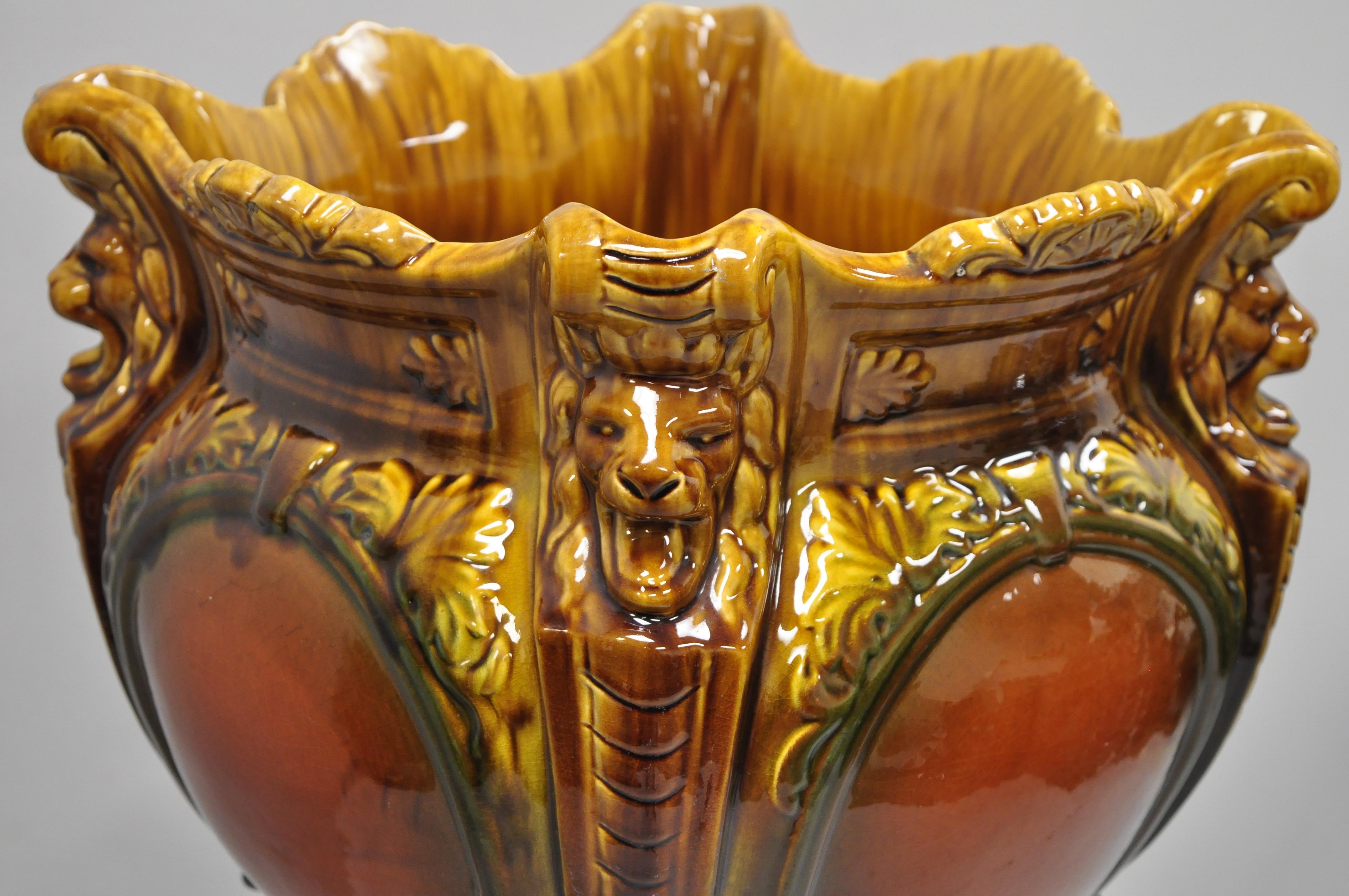 20ième siècle Antique Art Nouveau Majolica Urne Planter Jardiniere sur Base Piédestal Stand
