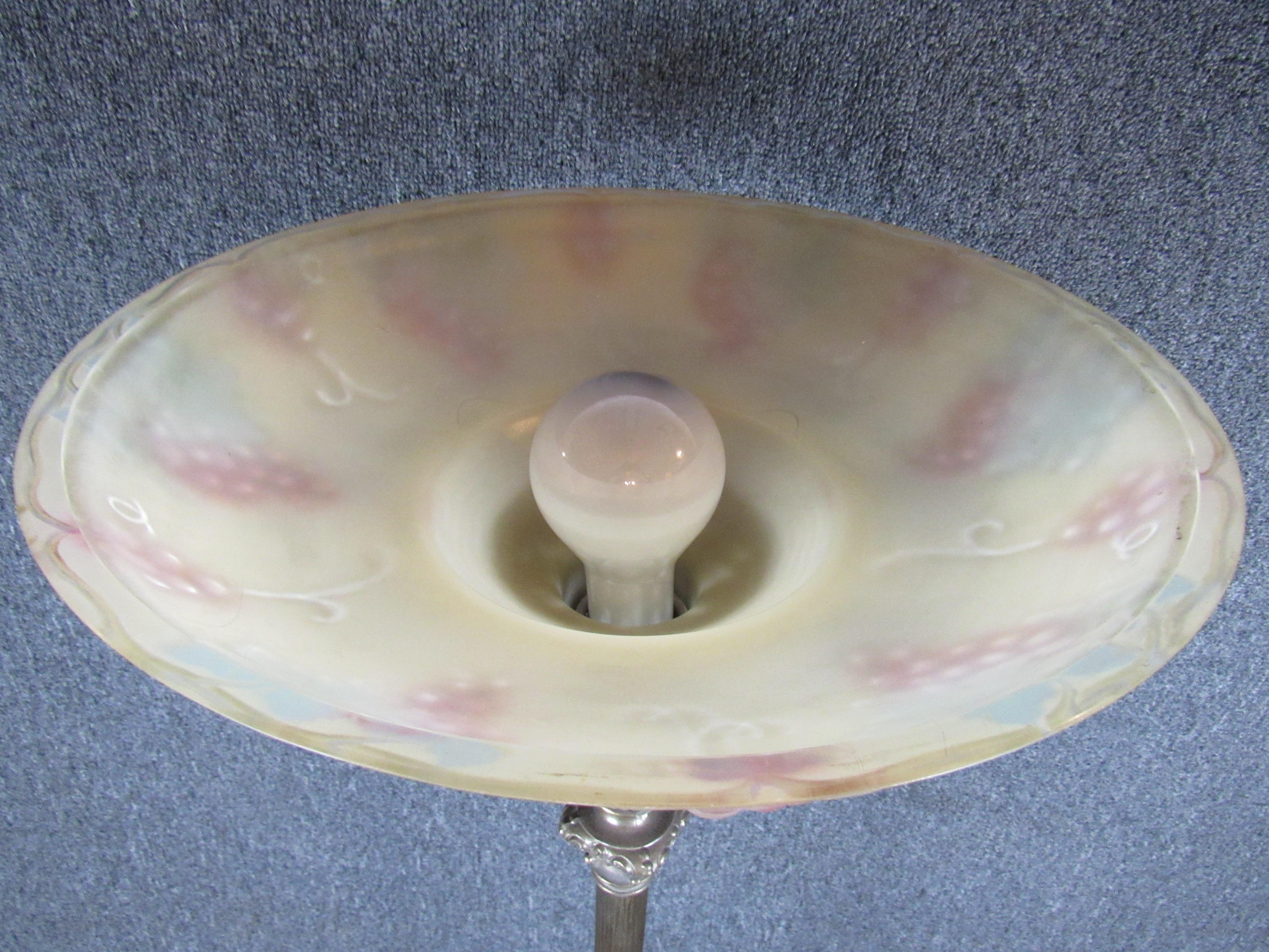 Ancienne lampe torchère en marbre et laiton Art Nouveau Bon état - En vente à Brooklyn, NY