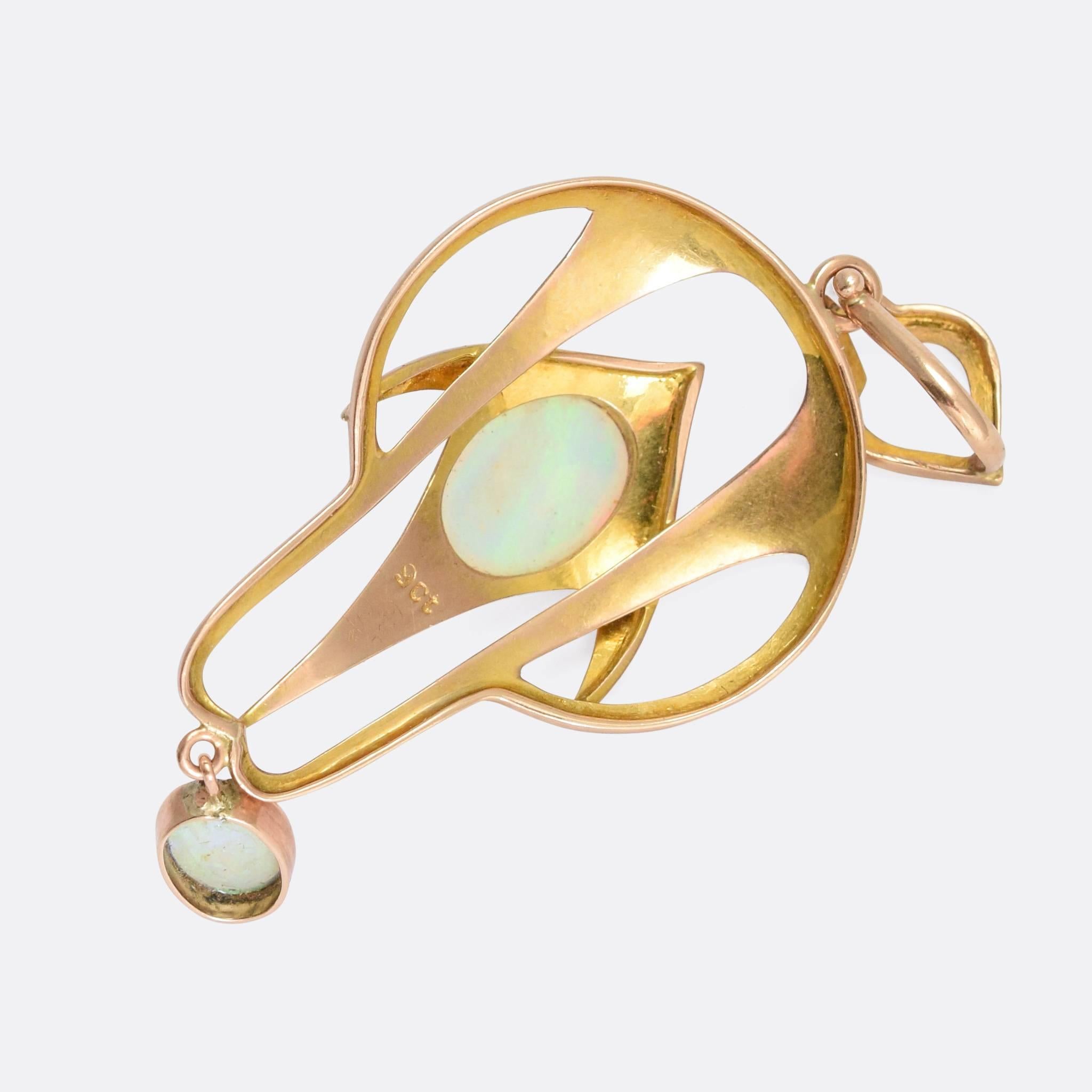Antique Art Nouveau Opal Rose Gold Pendant Necklace In Excellent Condition In Sale, Cheshire