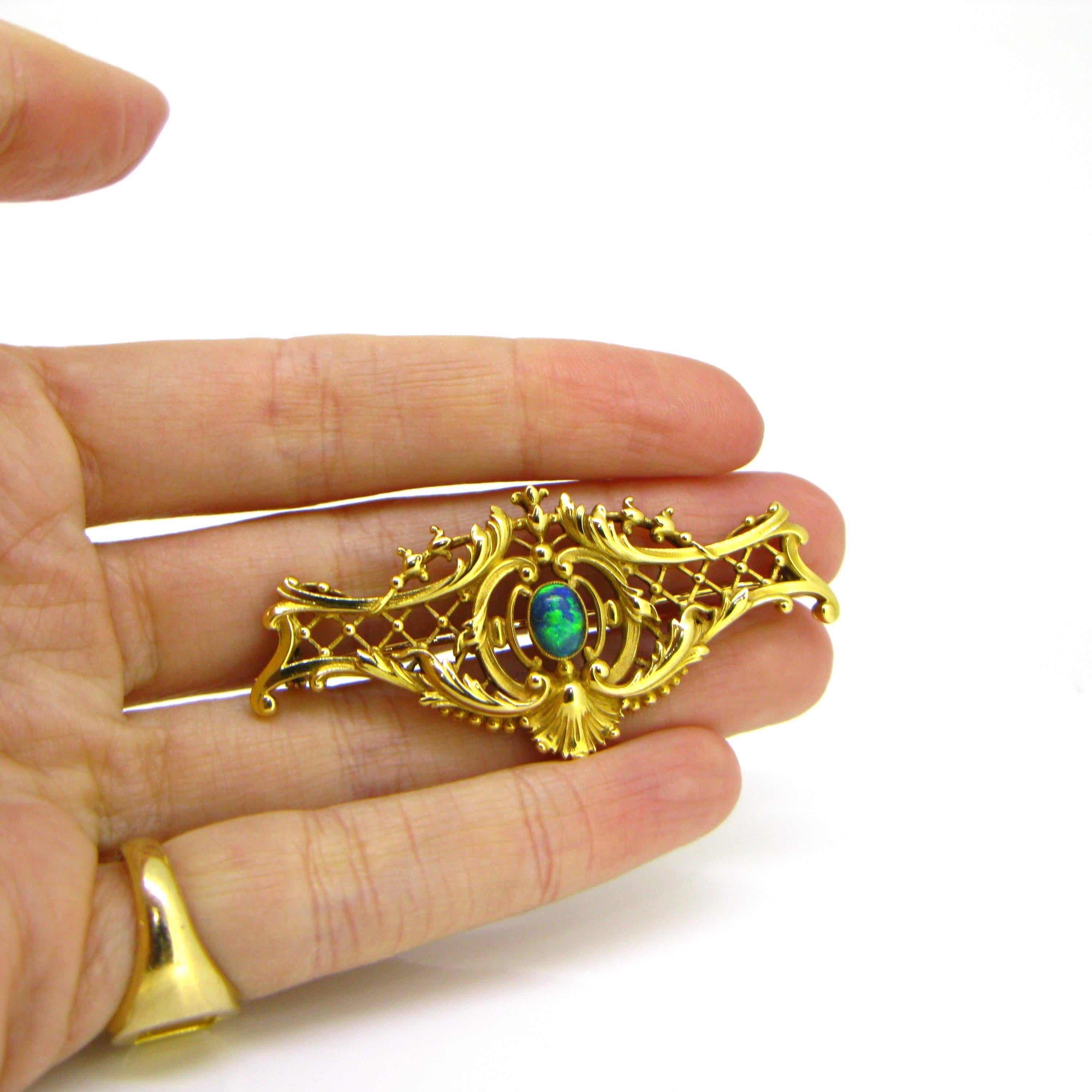 Women's or Men's Antique Art Nouveau Opal Yellow Gold Brooch