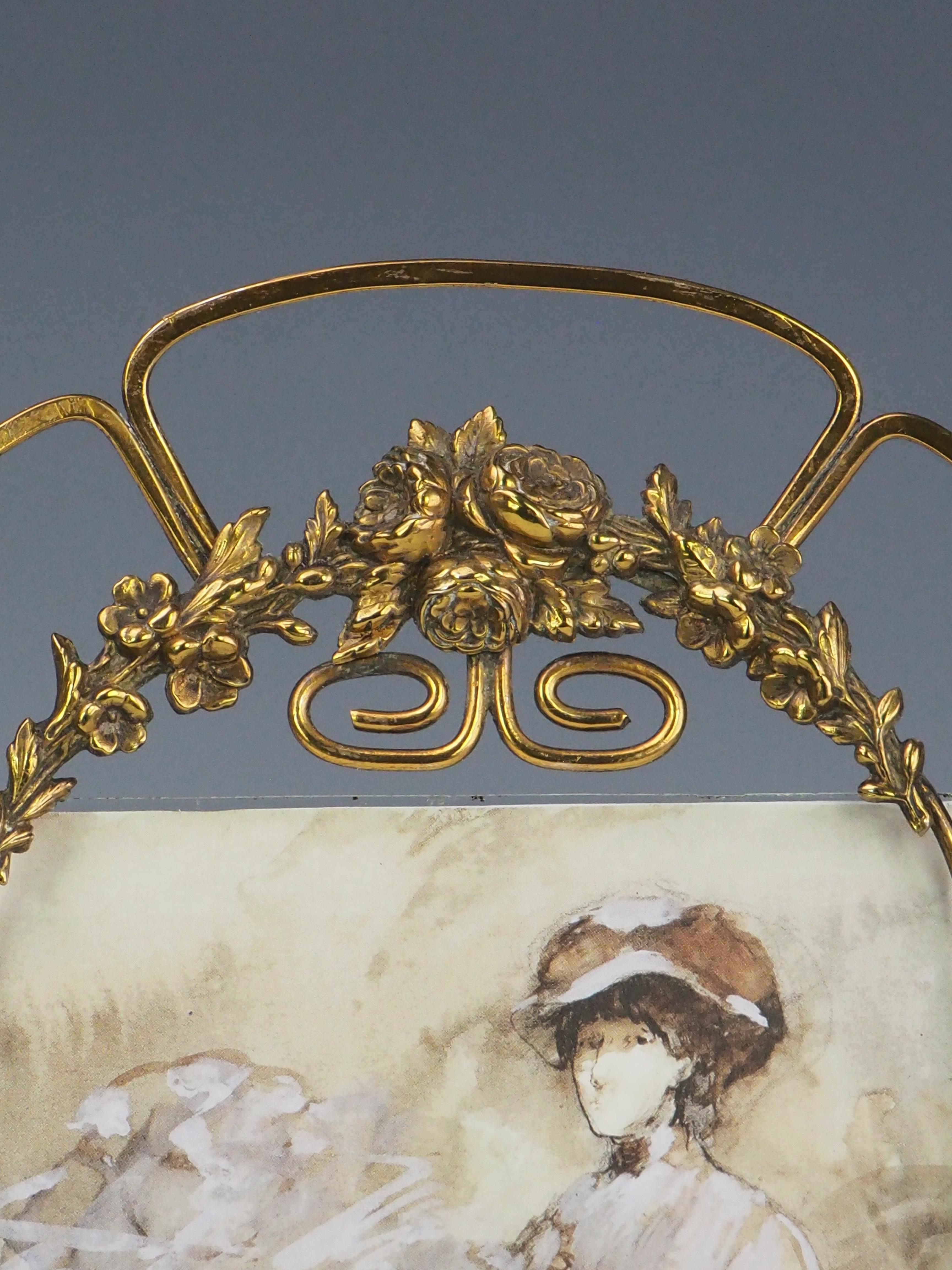 Antique Art Nouveau Pair of Photo Frames – Elegant Décor & History For Sale 7