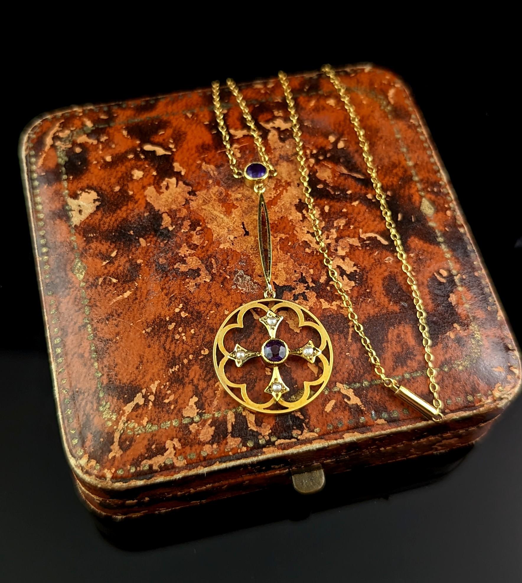 Antique Art Nouveau Pendant Necklace, Amethyst and Pearl, 9 Karat Gold  For Sale 1