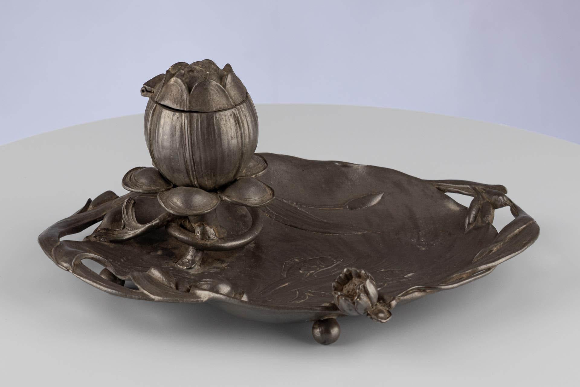 Antique Art Nouveau Pewter Inkwell, France, circa 1900 In Good Condition For Sale In Greven, DE