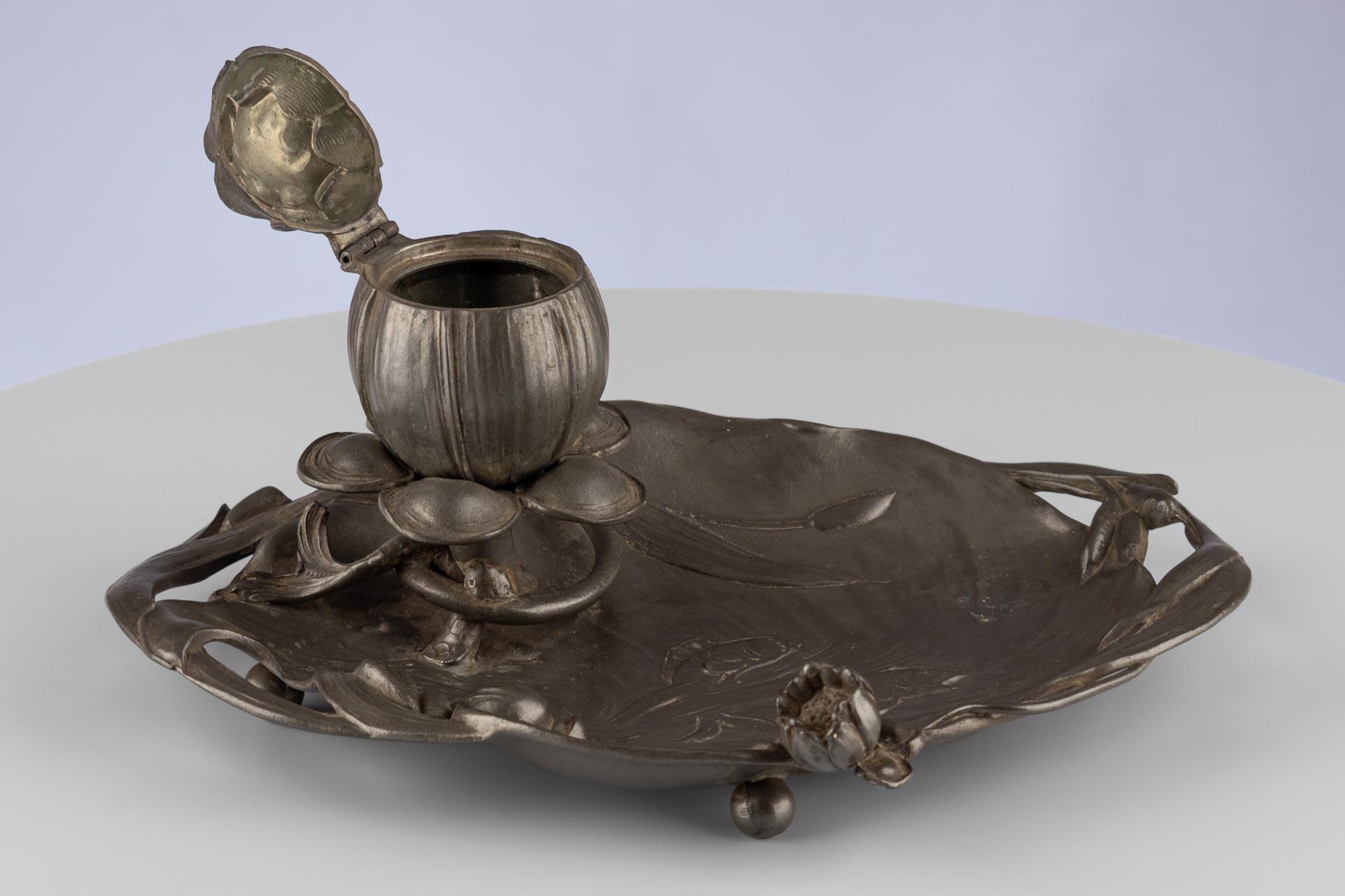 Antique Art Nouveau Pewter Inkwell, France, circa 1900 For Sale 3