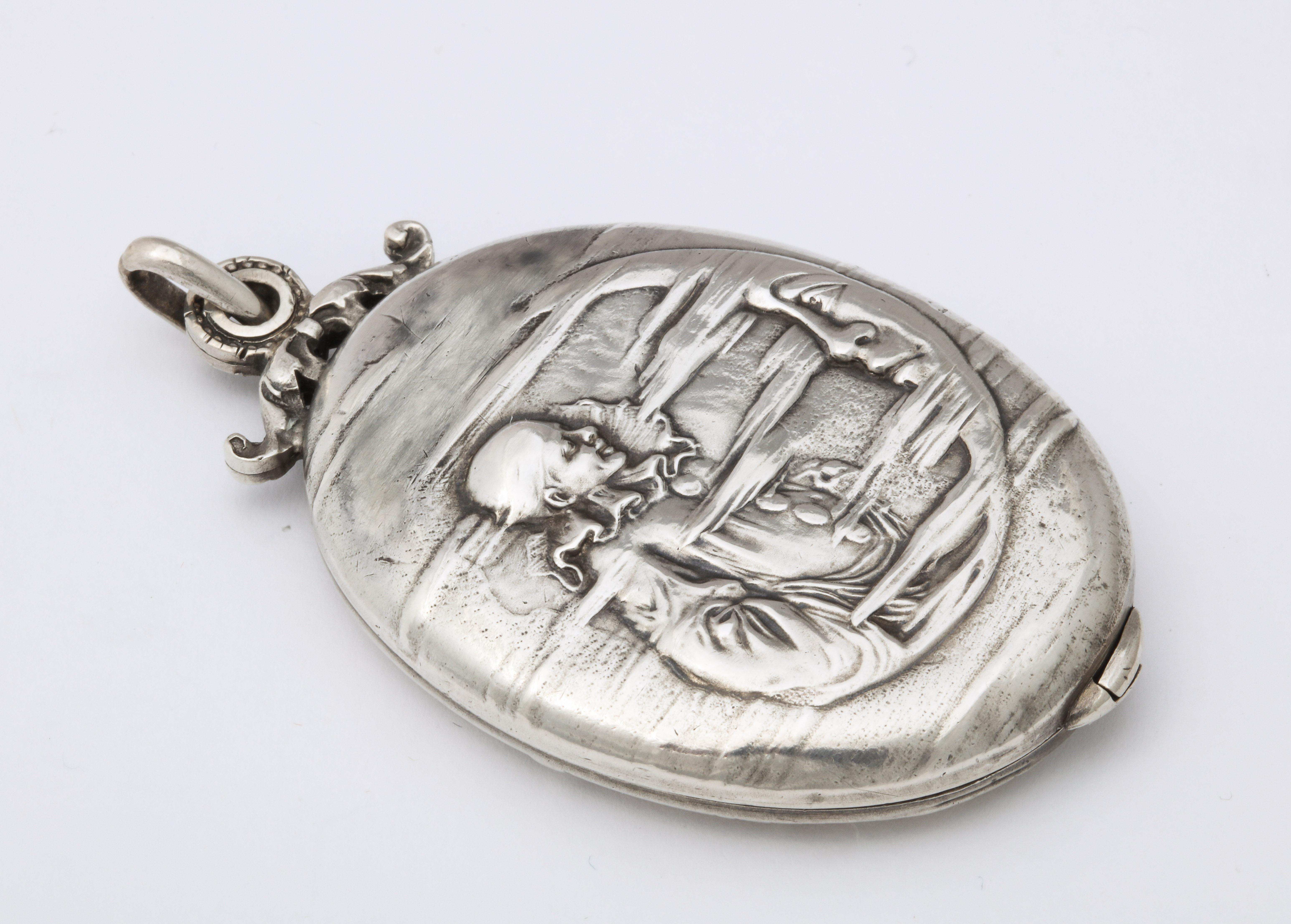 DAntique Art Nouveau Rare French Silver Locket In Good Condition In Stamford, CT