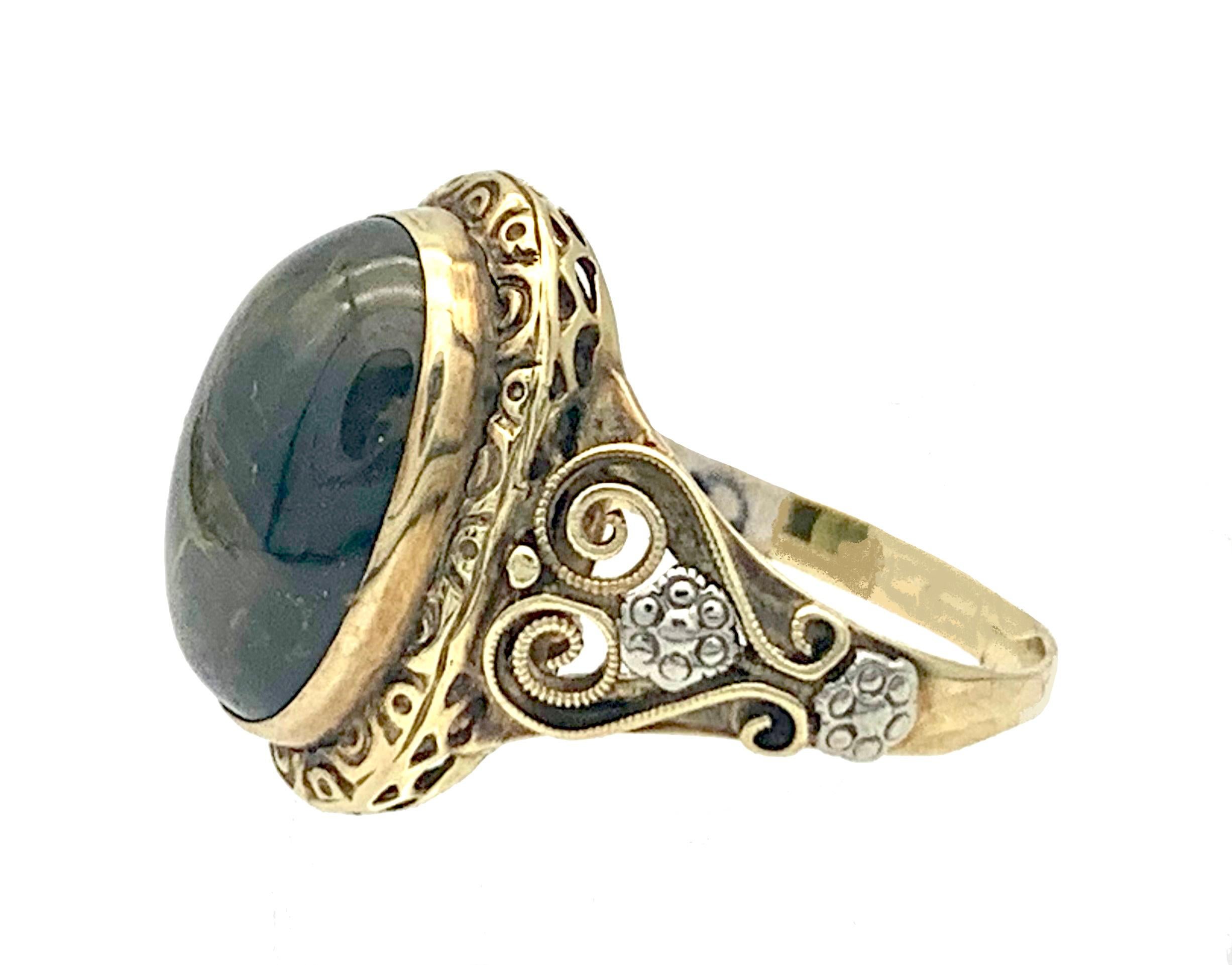 Antique Art Nouveau Ring 14K Yellow Gold Platinum Fluorite Cabochon  In Good Condition For Sale In Munich, Bavaria