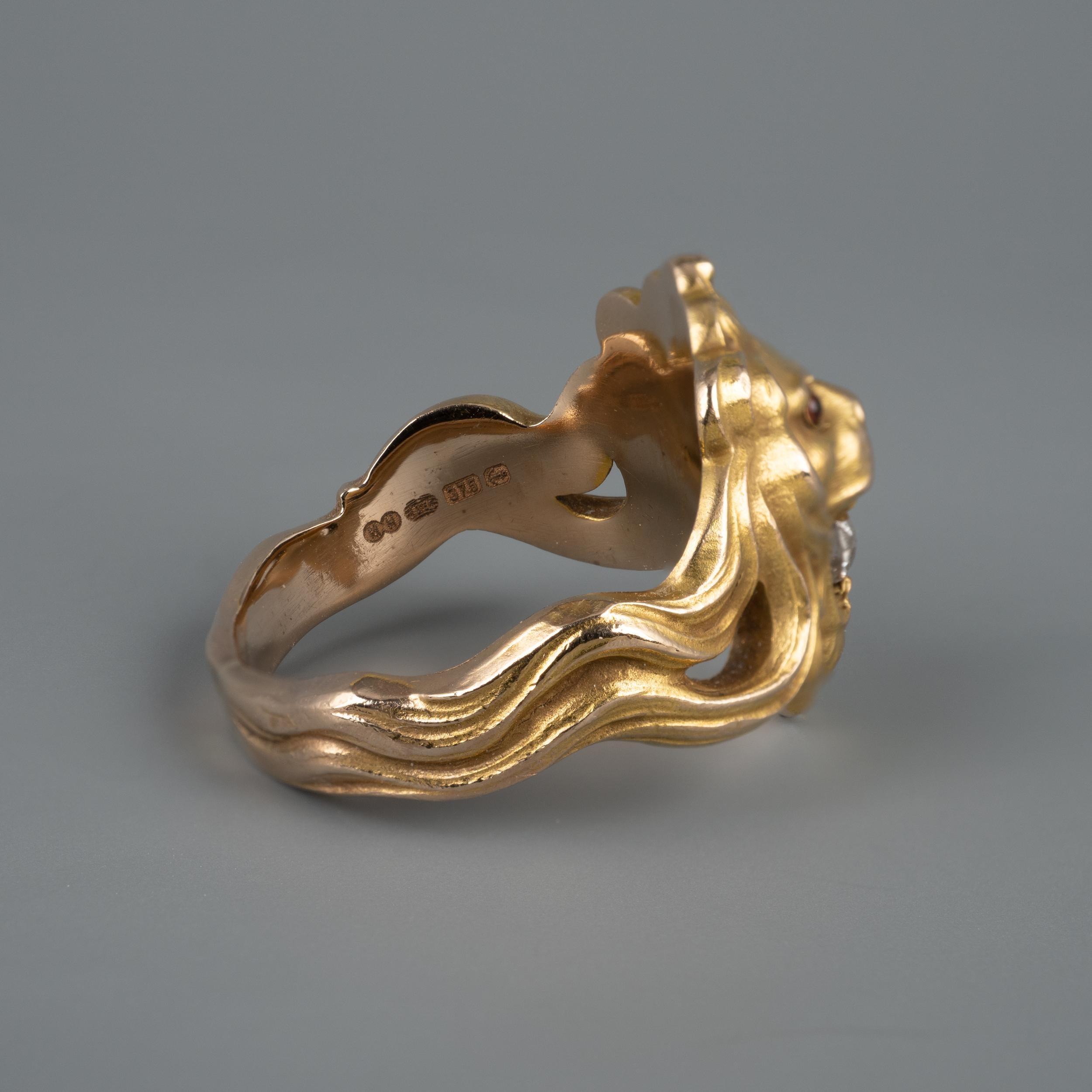 Women's or Men's Antique Art Nouveau Rose Cut Diamond Garnets Roaring Lion Ring