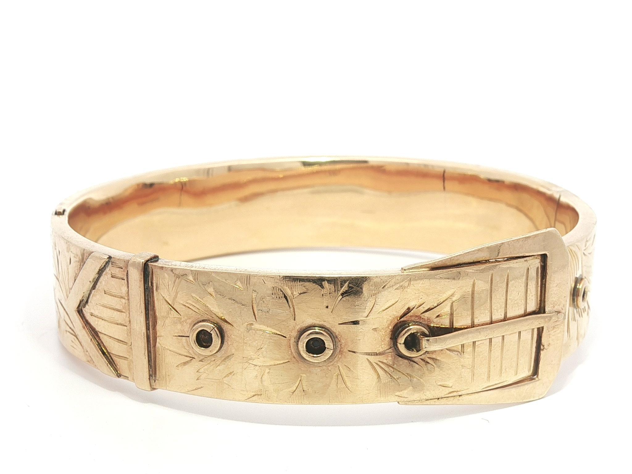 MATERIAL : Or jaune rose 14k massif
Poids : 23.5 grammes
Fermoir : Bracelet ouvert
Taille : S'adapte confortablement à un poignet de 7,5