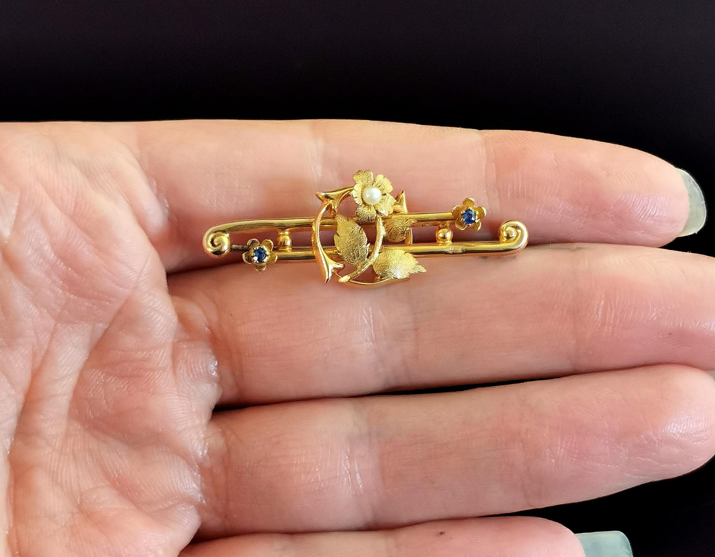 Antique Art Nouveau Sapphire and Pearl Flower Brooch, Boxed, 15k Yellow Gold For Sale 4