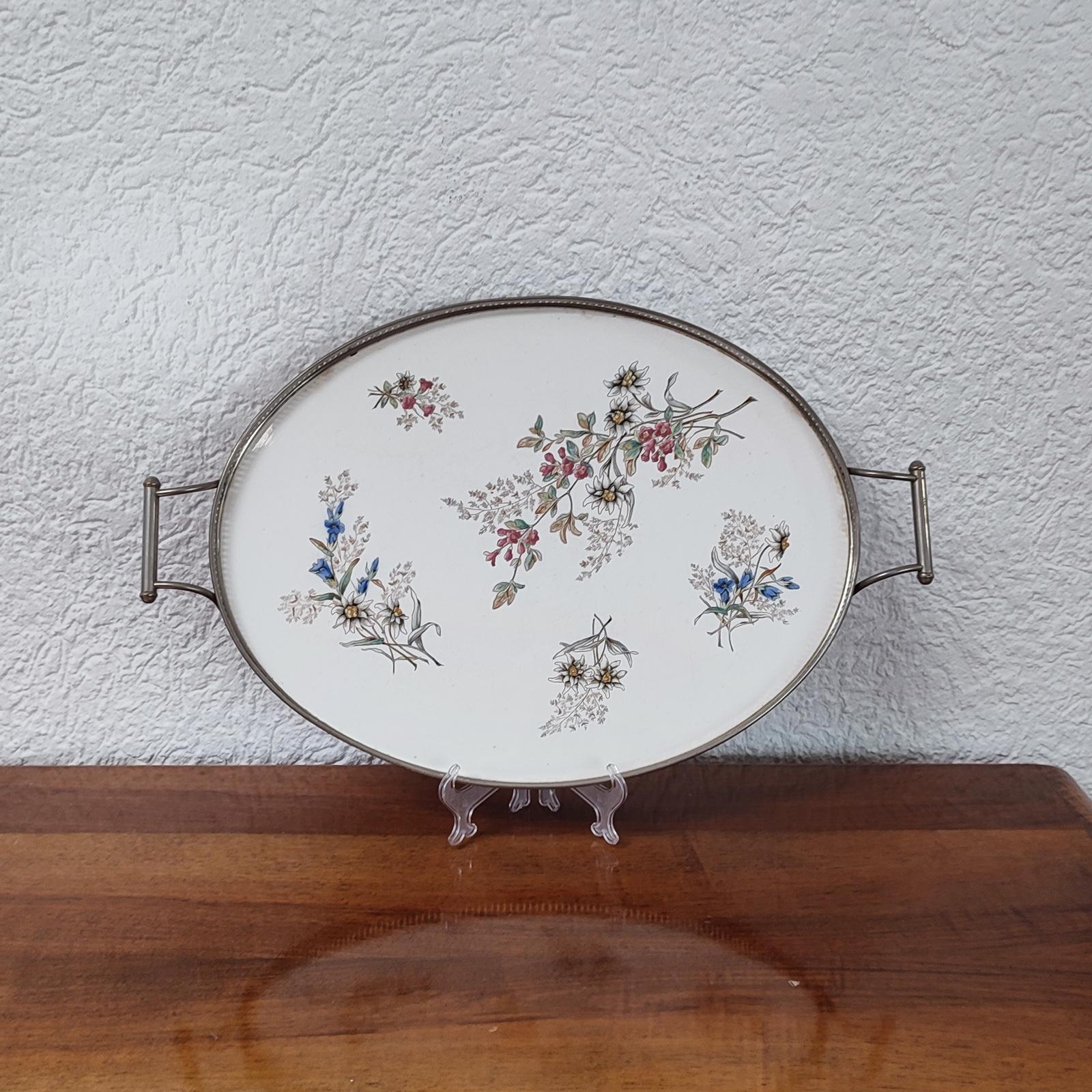 Antikes Sarreguemines Fayence-Tablett im Art nouveau-Stil in Metallrahmen, Edelweiss-Dekor (Frühes 20. Jahrhundert) im Angebot