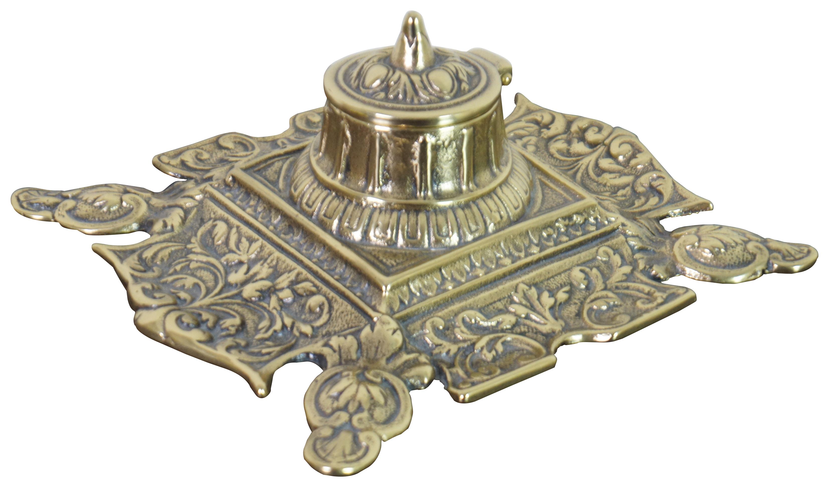 Antique ornate art nouveau style embossed scalloped floral / acanthus brass inkwell with insert.

Provenance : Jerome Schottenstein Estate, Columbus Ohio. Jerome was was an American entrepreneur and philanthropist, co-founder of Schottenstein