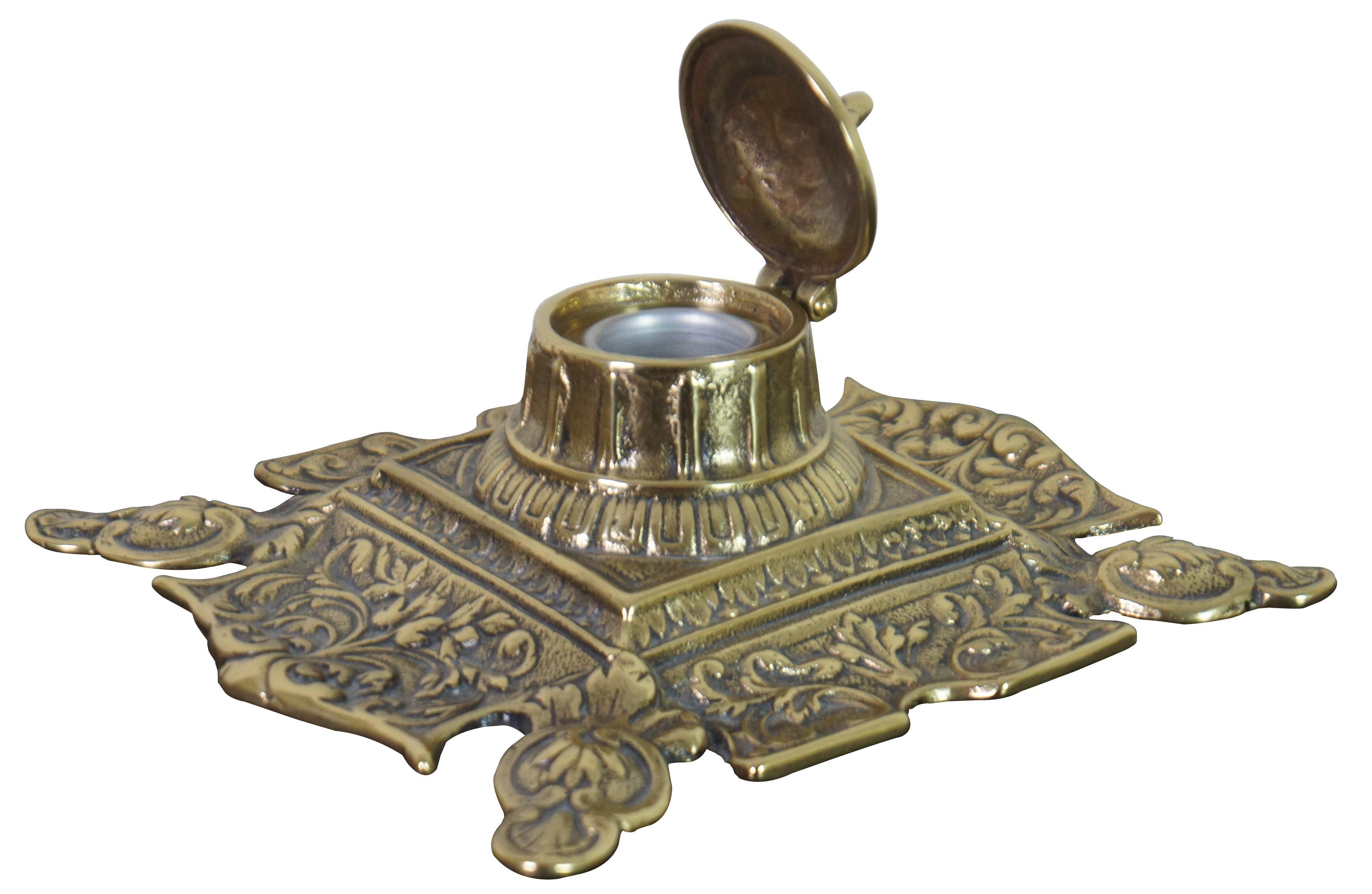 Antique Art Nouveau Scalloped Brass Desktop Executive Inkwell Stand In Good Condition For Sale In Dayton, OH